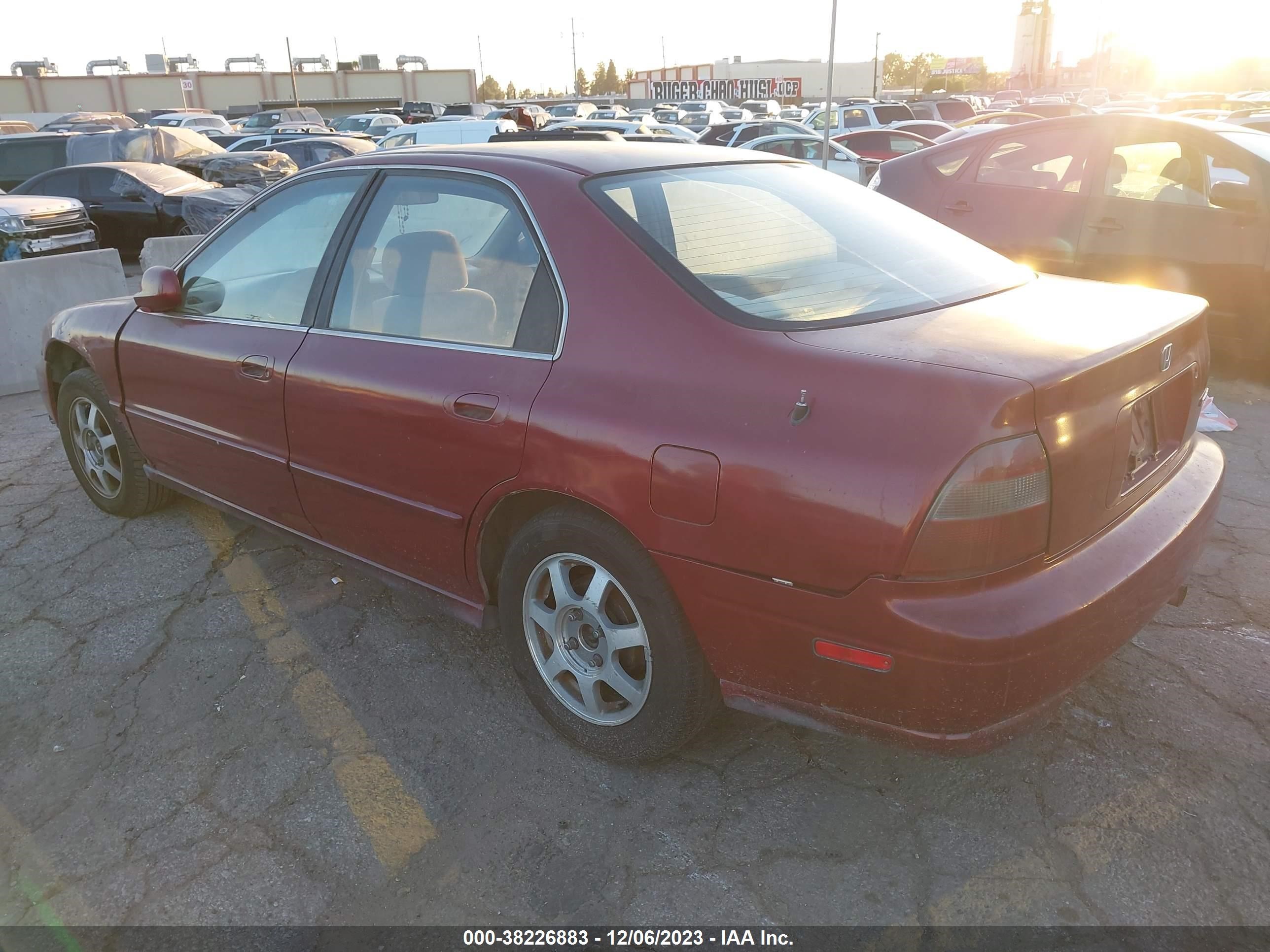 Photo 2 VIN: JHMCD5536SC005334 - HONDA ACCORD 