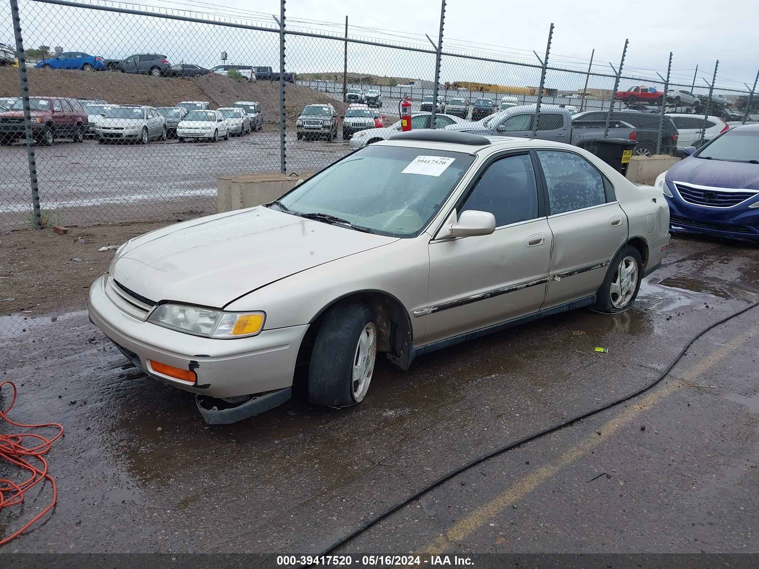 Photo 1 VIN: JHMCD5553RC055717 - HONDA ACCORD 