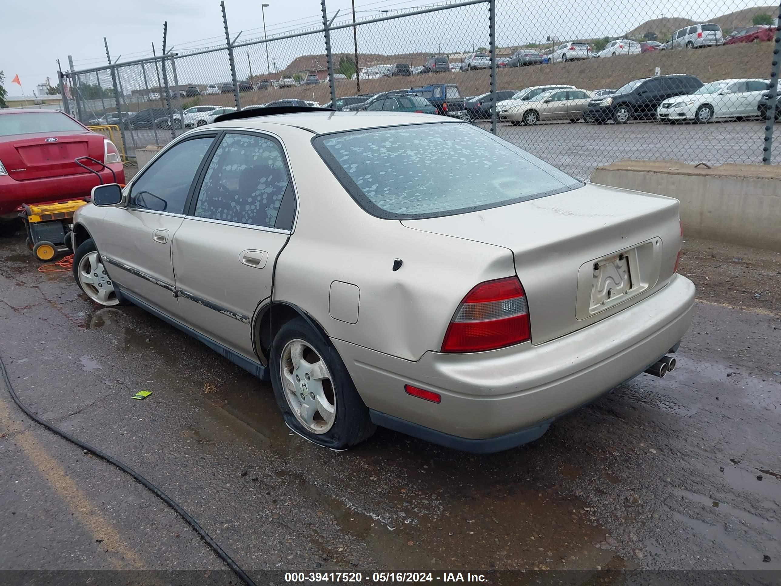 Photo 2 VIN: JHMCD5553RC055717 - HONDA ACCORD 