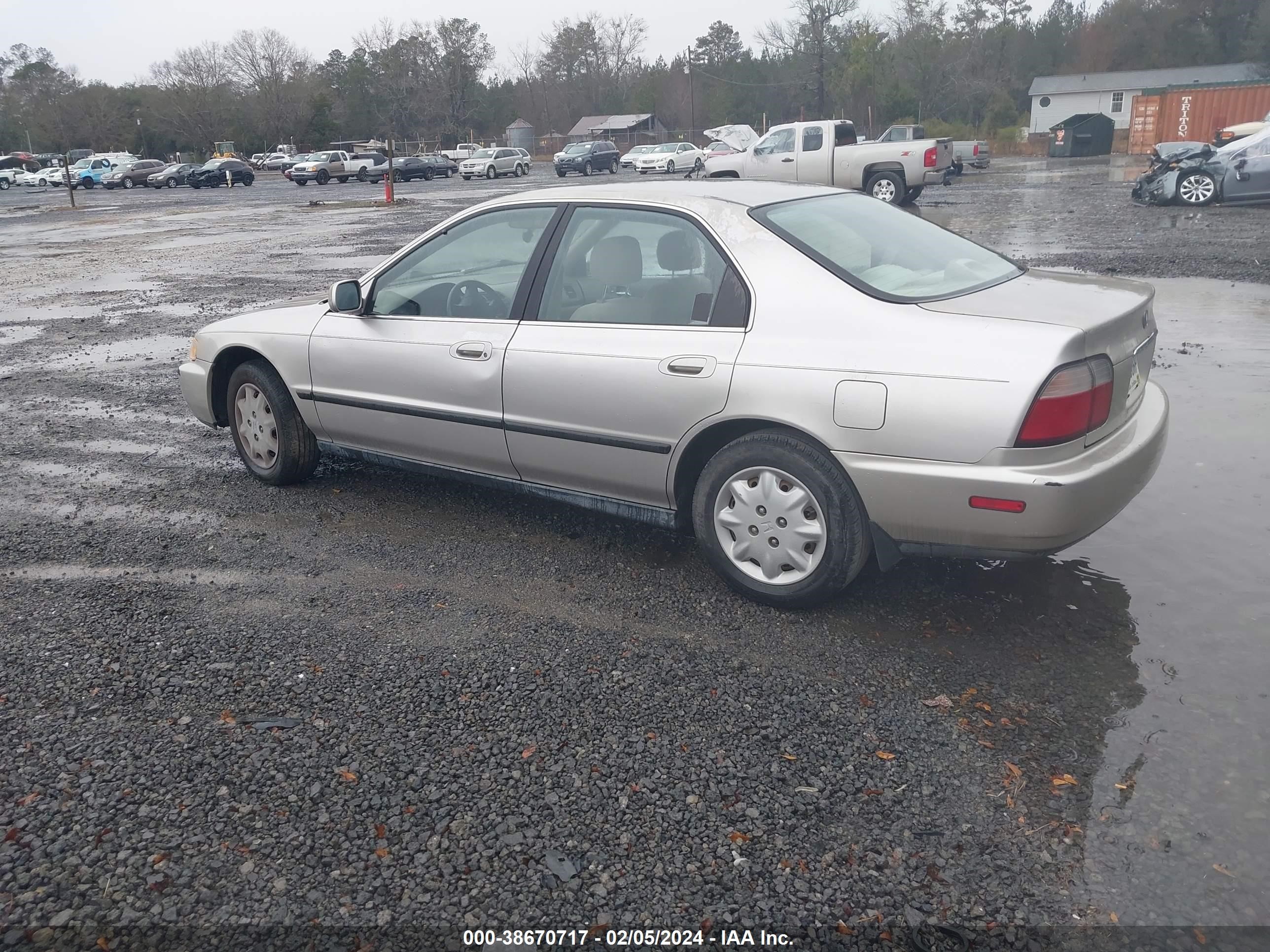 Photo 2 VIN: JHMCD5636VC008351 - HONDA ACCORD 