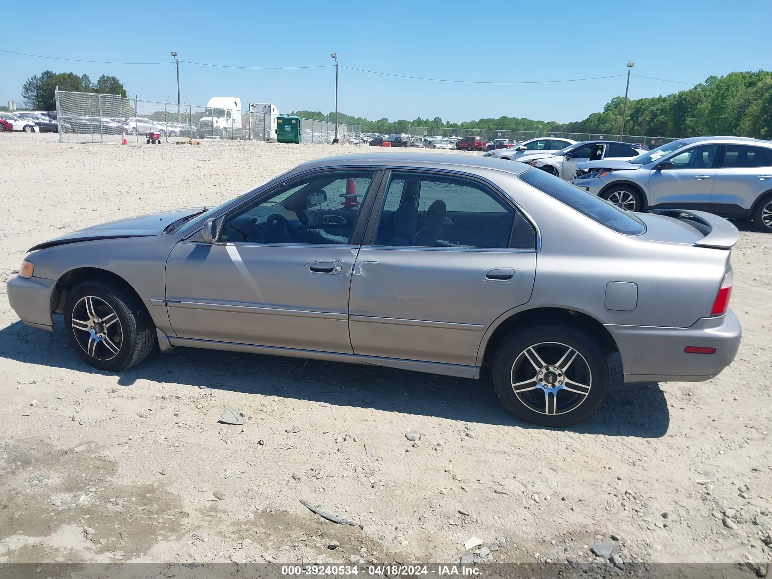 Photo 13 VIN: JHMCD5636VC021519 - HONDA ACCORD 