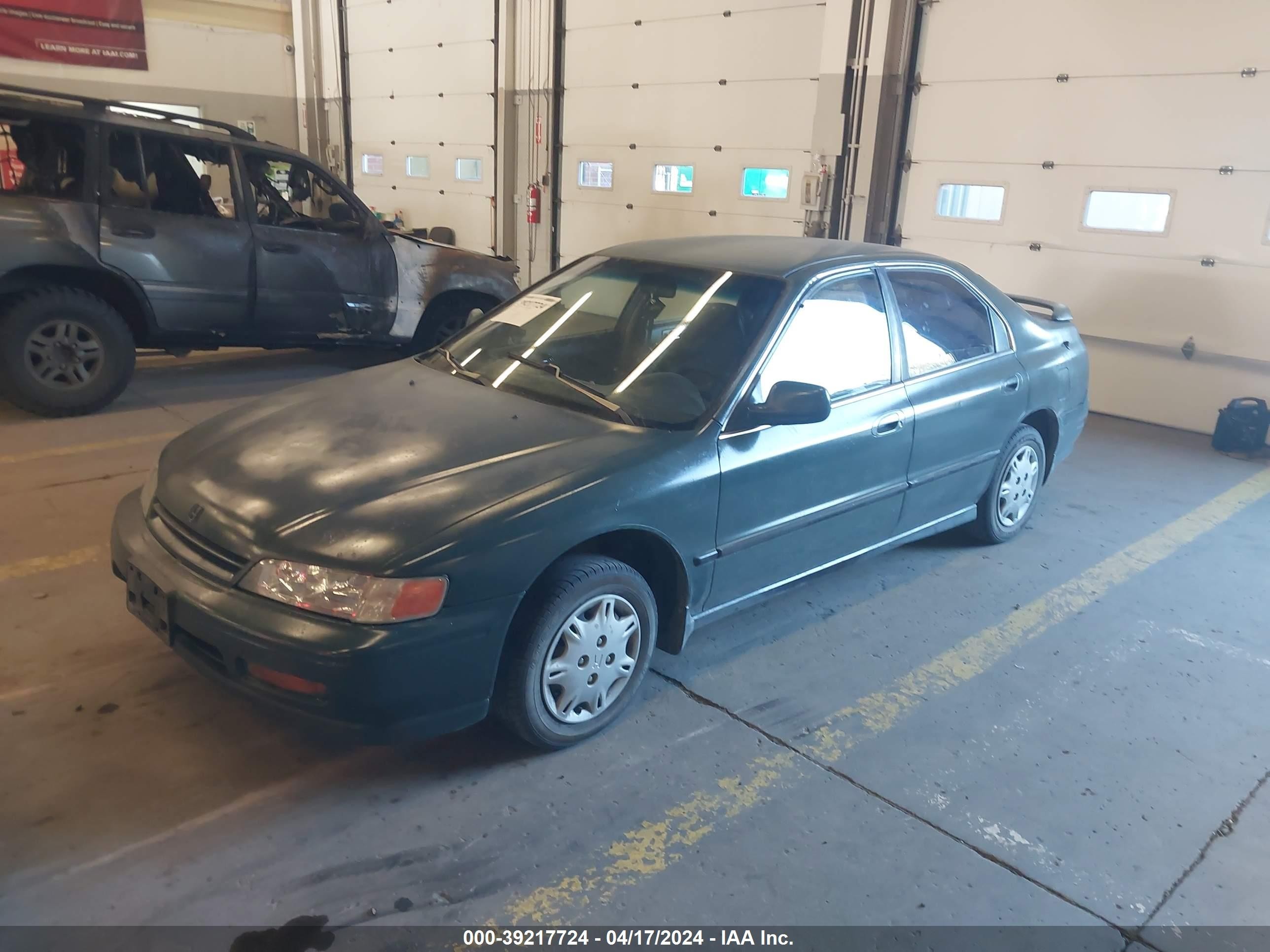 Photo 1 VIN: JHMCD5638SC044506 - HONDA ACCORD 