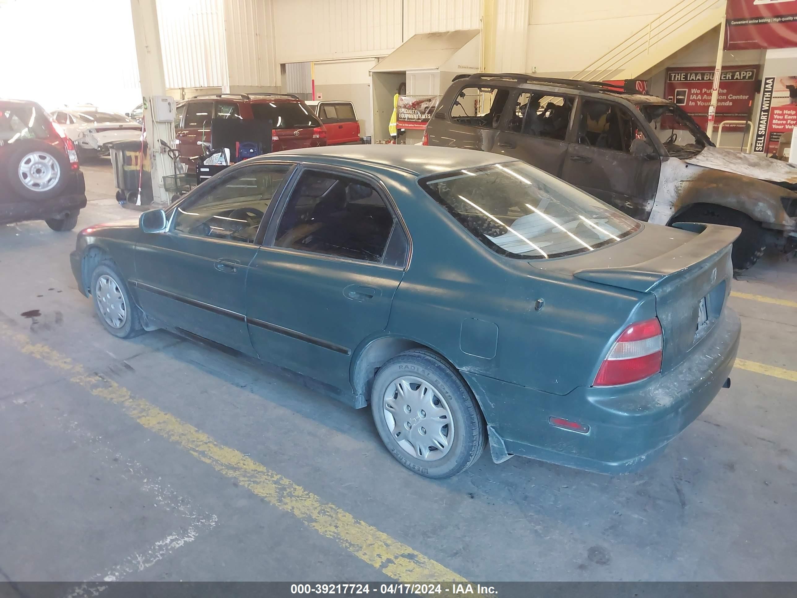 Photo 2 VIN: JHMCD5638SC044506 - HONDA ACCORD 