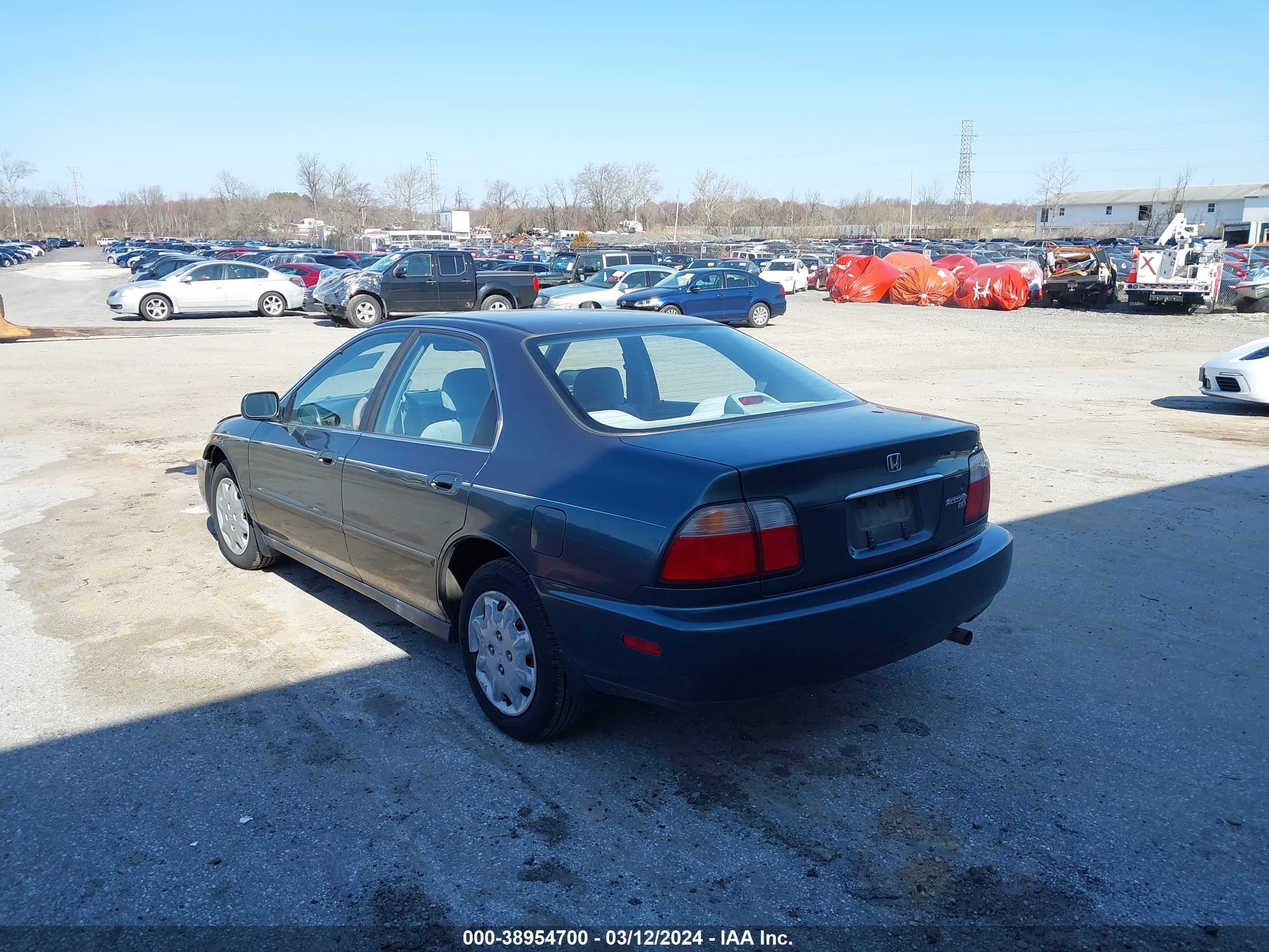 Photo 2 VIN: JHMCD563XVC002939 - HONDA ACCORD 