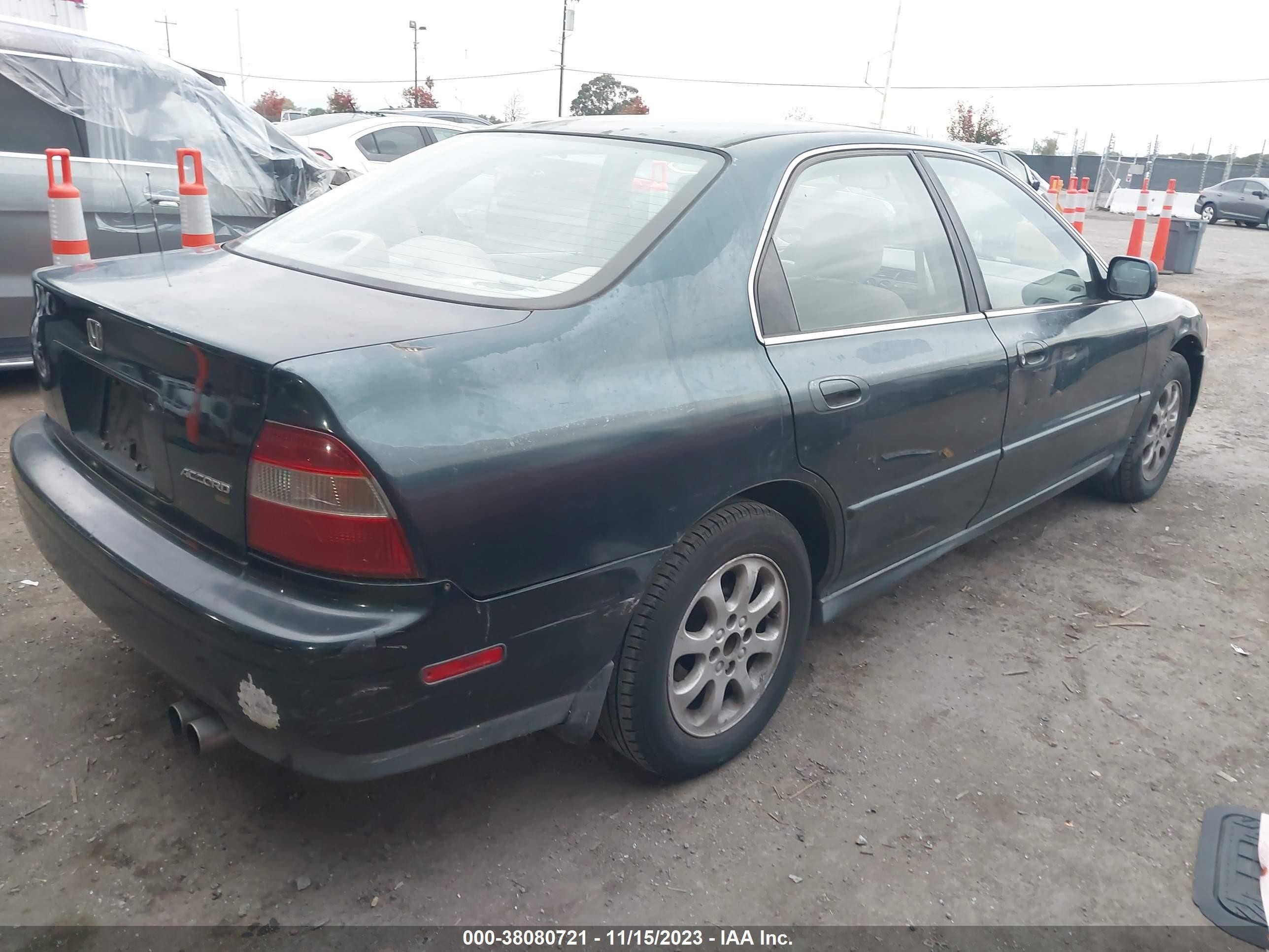 Photo 3 VIN: JHMCD5651RC058453 - HONDA ACCORD 