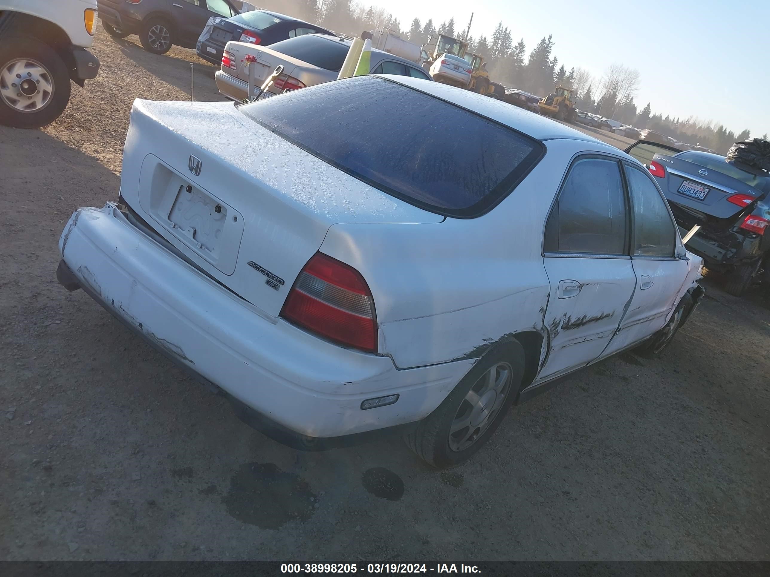 Photo 3 VIN: JHMCD5652RC100645 - HONDA ACCORD 