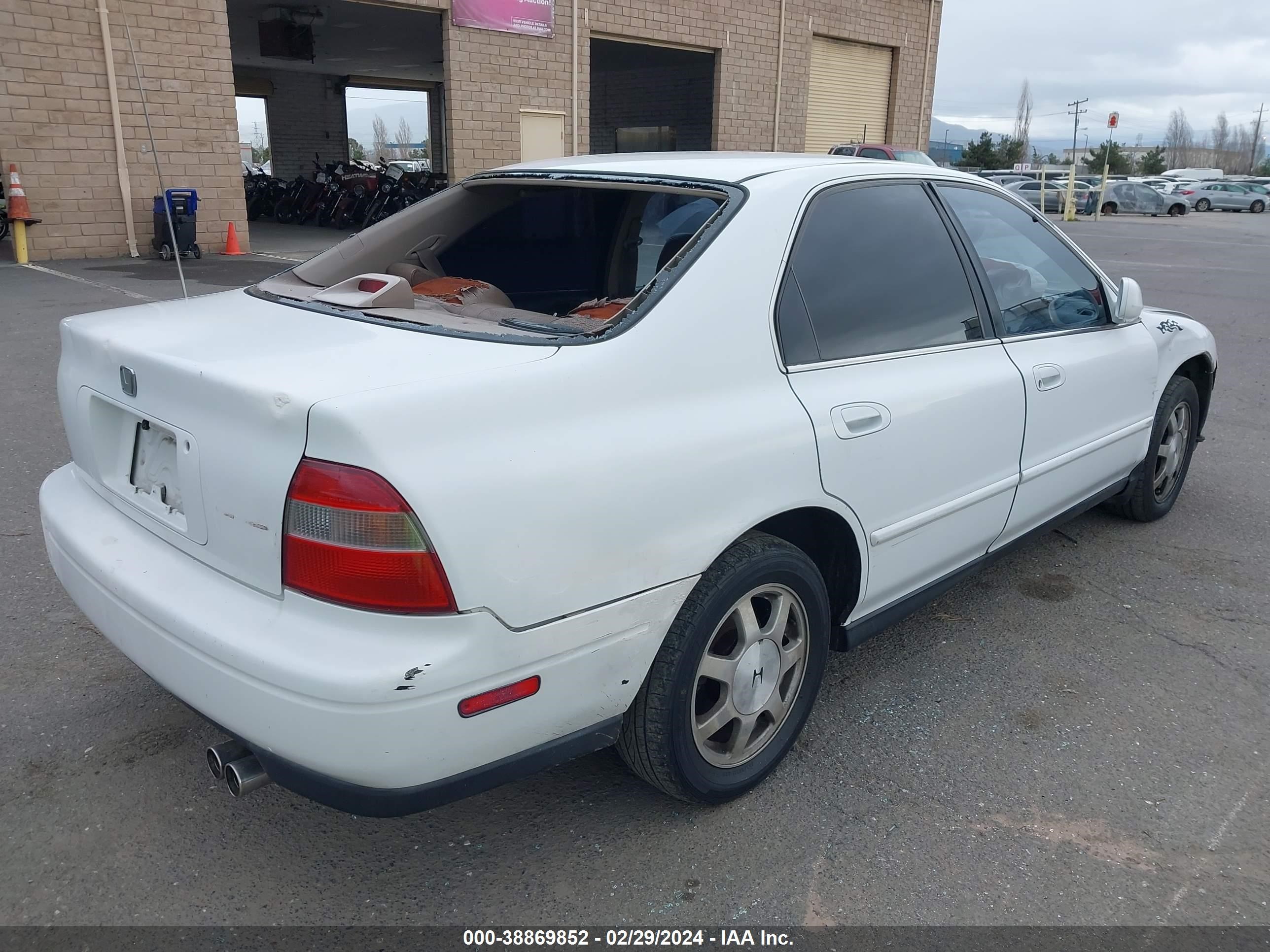 Photo 3 VIN: JHMCD5668RC110265 - HONDA ACCORD 