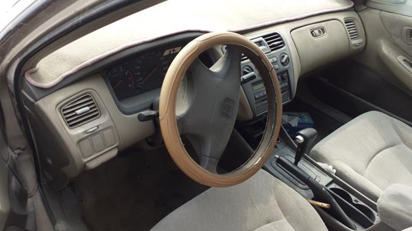 Photo 9 VIN: JHMCF86391C402755 - HONDA ACCORD 