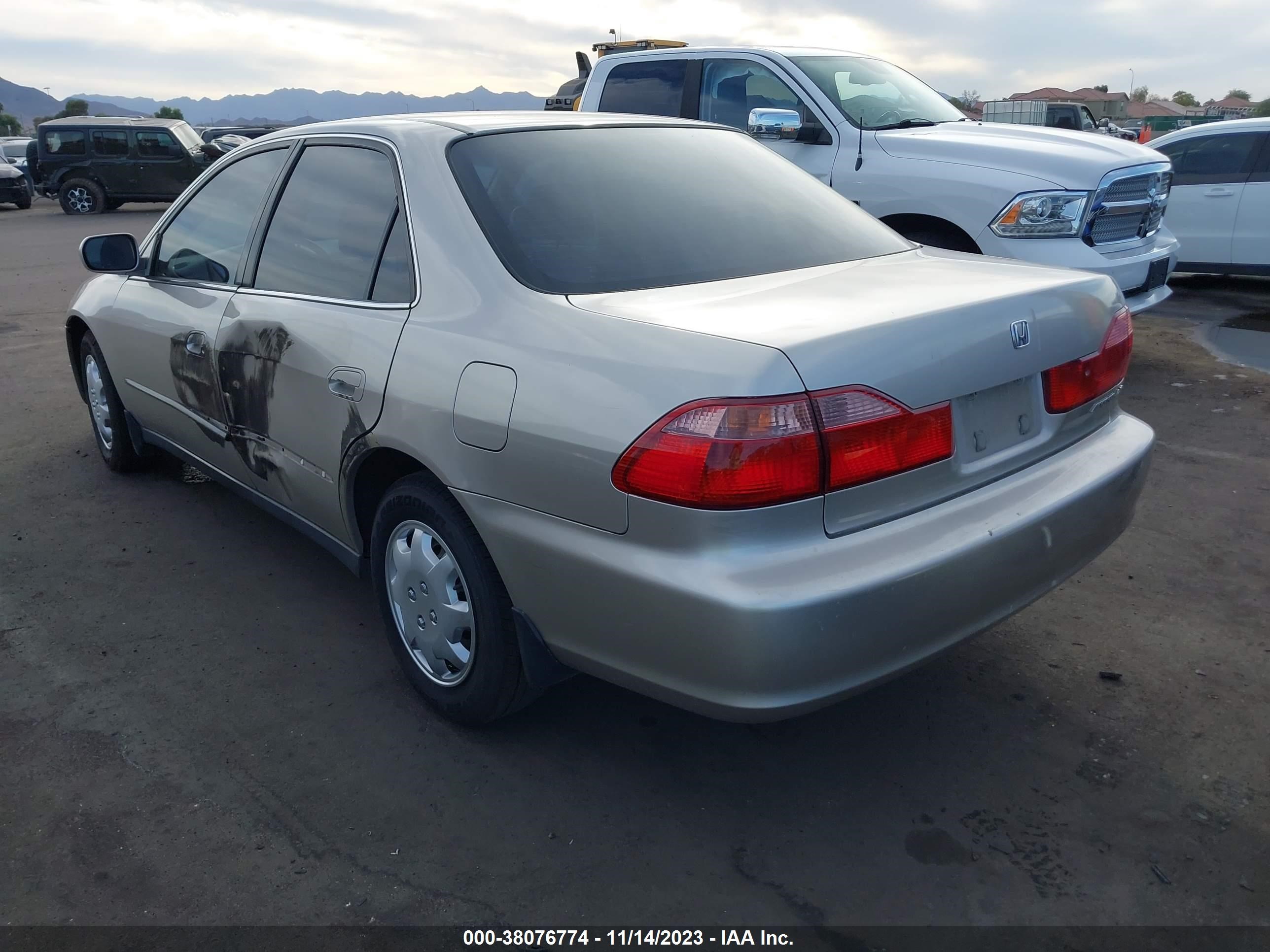 Photo 2 VIN: JHMCG5647XC041832 - HONDA ACCORD 