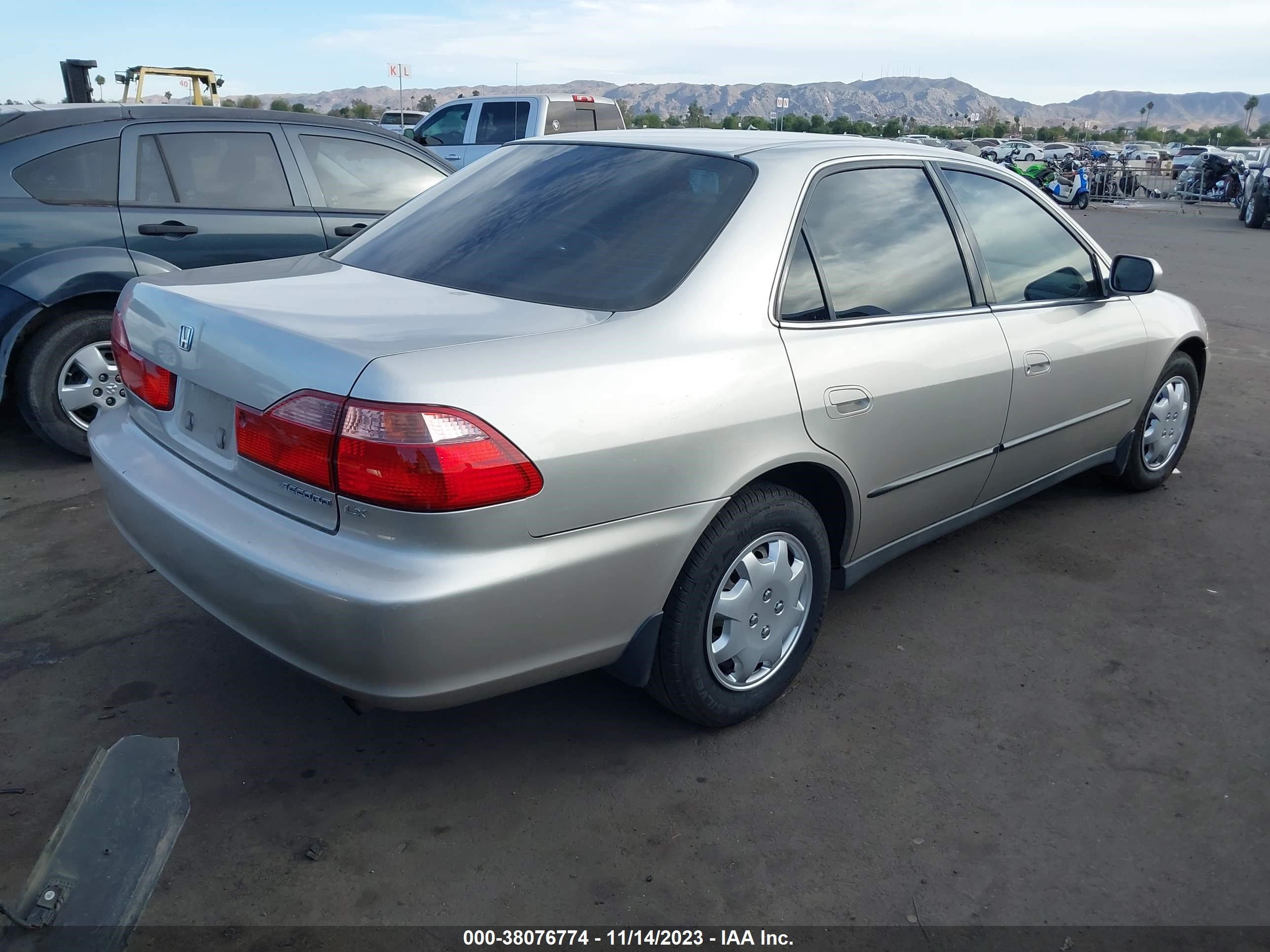 Photo 3 VIN: JHMCG5647XC041832 - HONDA ACCORD 