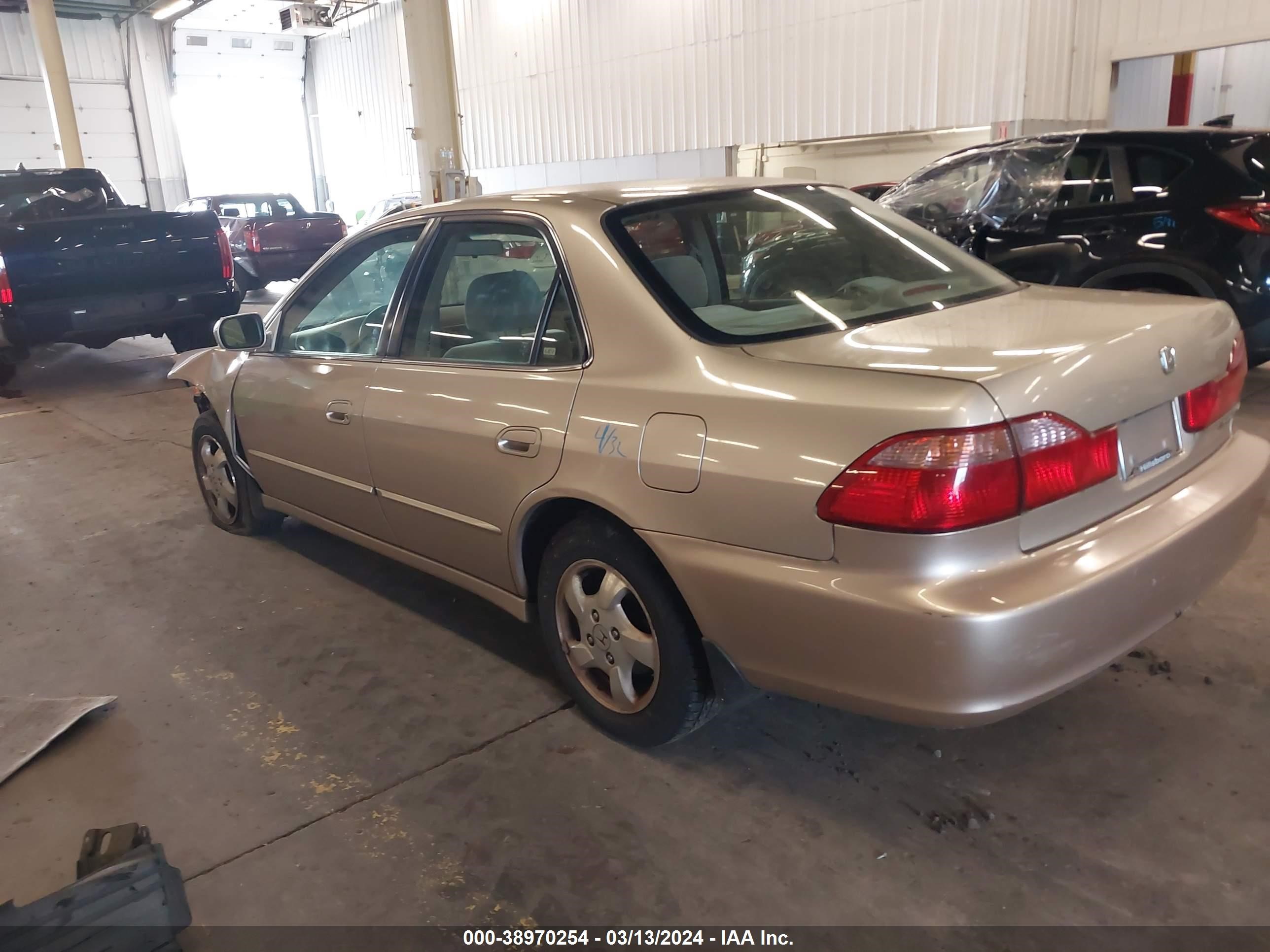 Photo 2 VIN: JHMCG565XYC000153 - HONDA ACCORD 