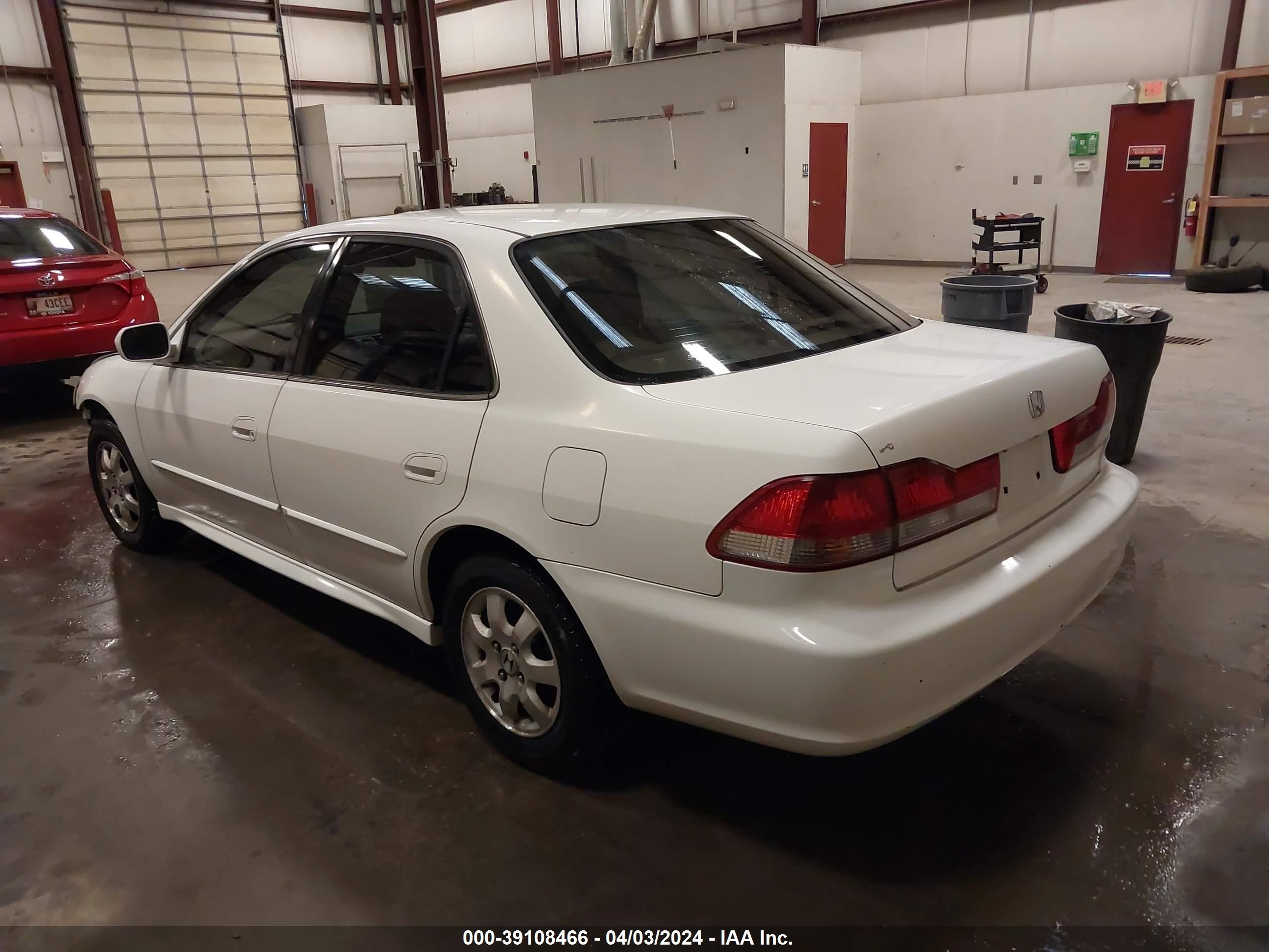 Photo 2 VIN: JHMCG56681C029424 - HONDA ACCORD 