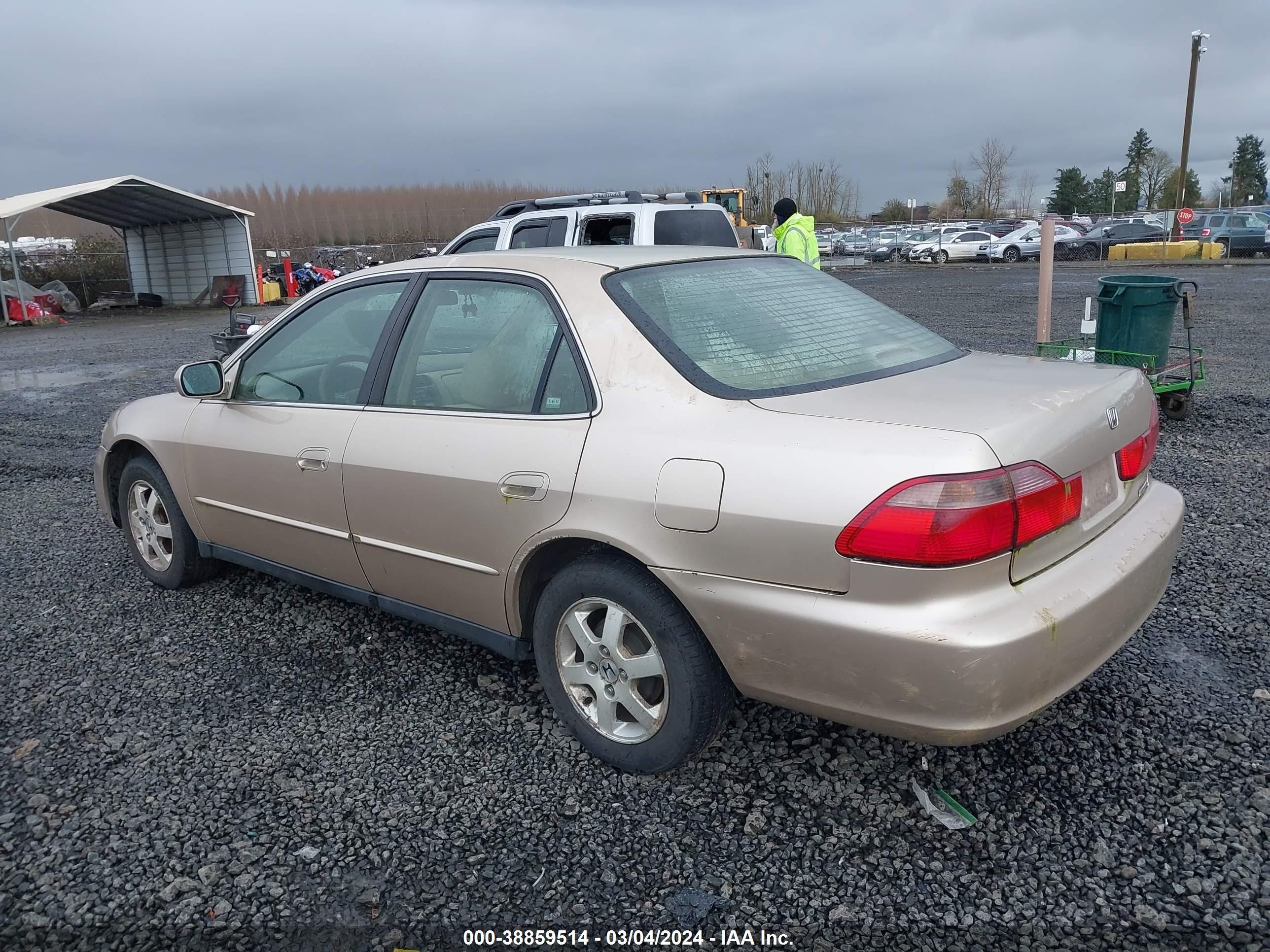 Photo 2 VIN: JHMCG5675YC013510 - HONDA ACCORD 