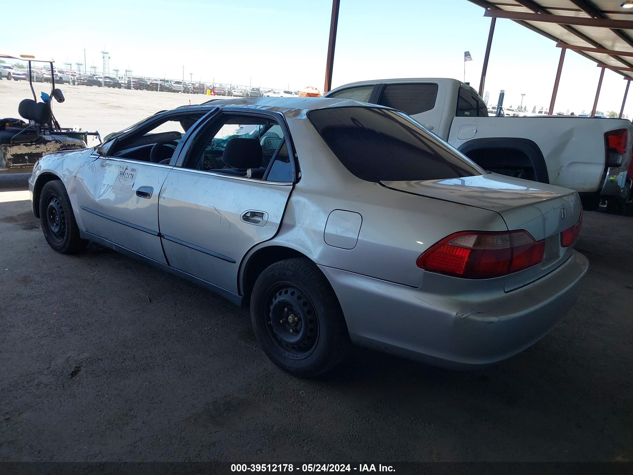 Photo 2 VIN: JHMCG6559YC025522 - HONDA ACCORD 