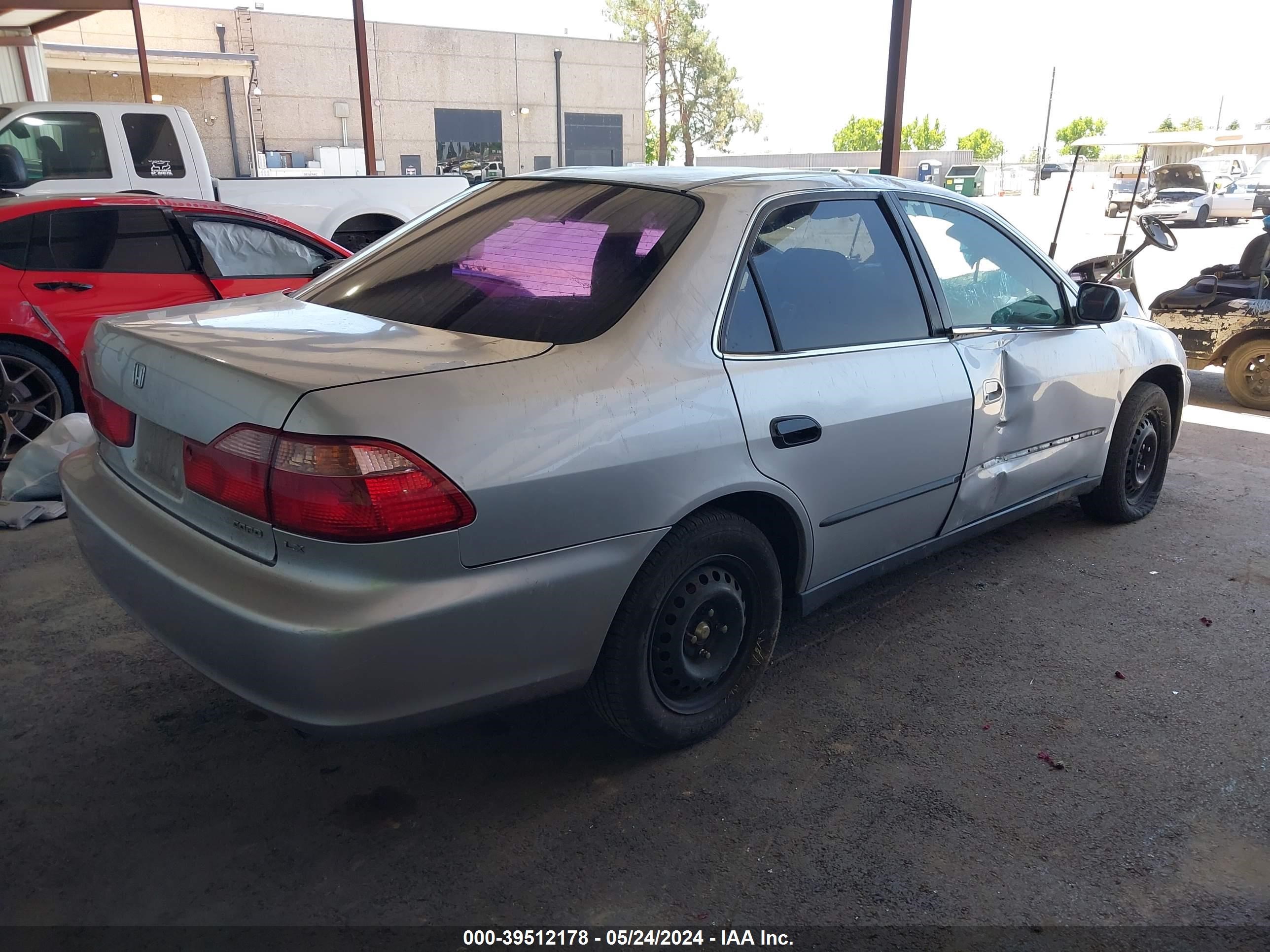 Photo 3 VIN: JHMCG6559YC025522 - HONDA ACCORD 