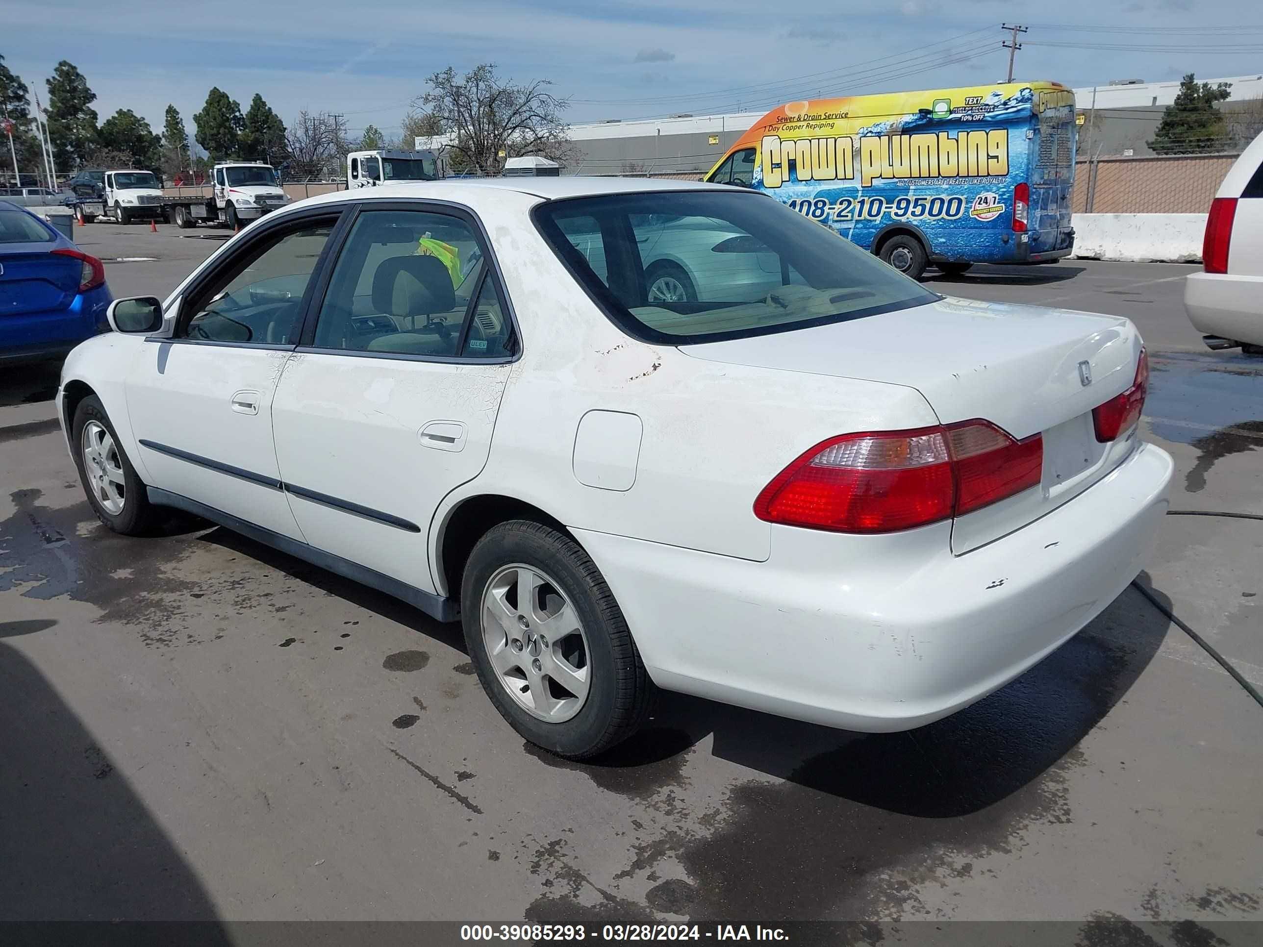 Photo 2 VIN: JHMCG6650XC009996 - HONDA ACCORD 