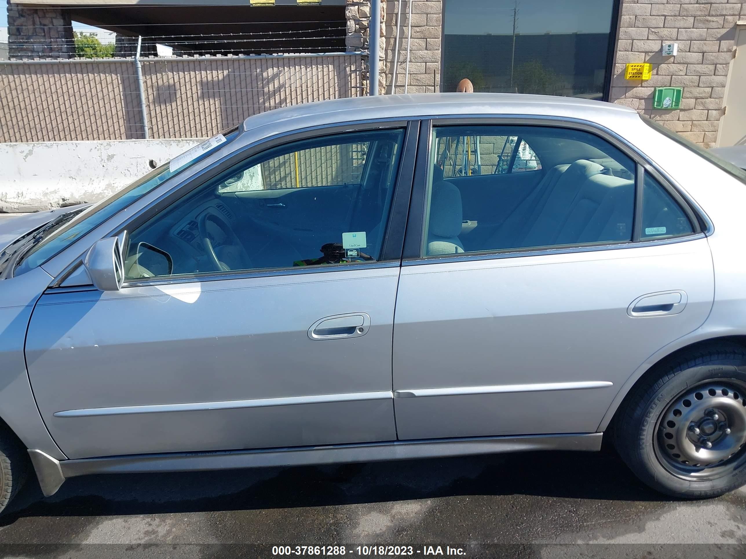 Photo 13 VIN: JHMCG66571C012627 - HONDA ACCORD 