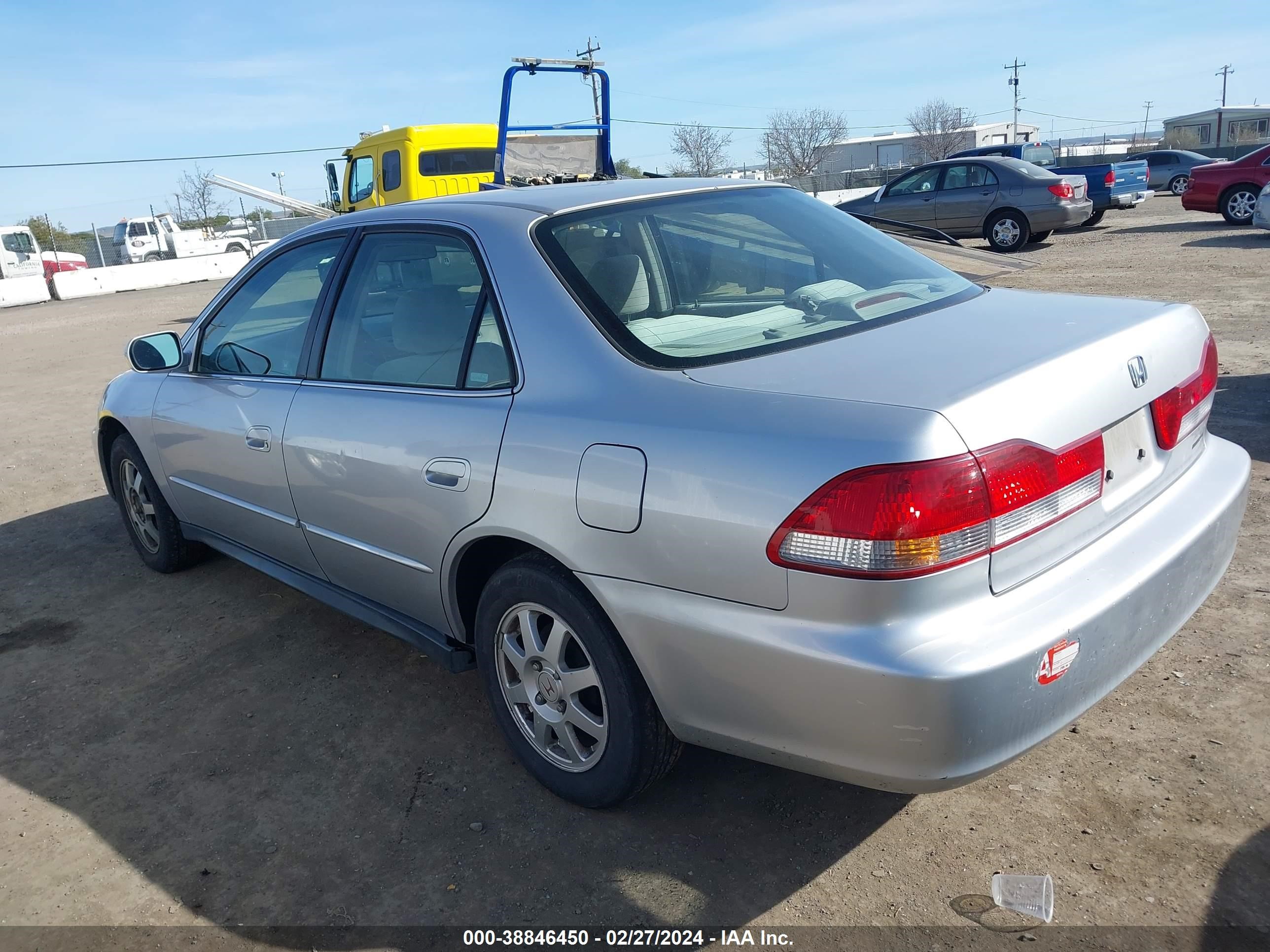 Photo 2 VIN: JHMCG66842C027551 - HONDA ACCORD 