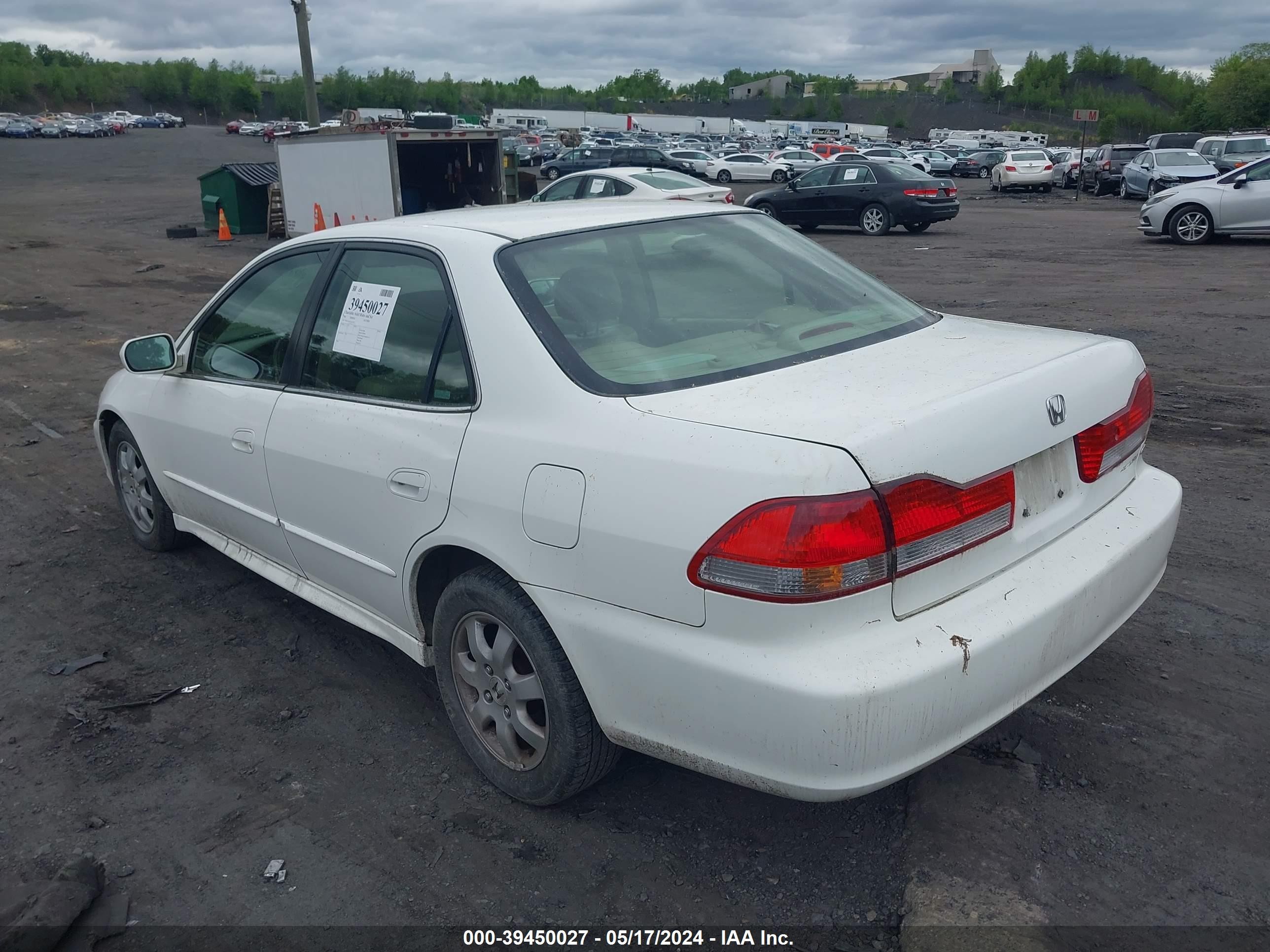 Photo 2 VIN: JHMCG66852C003873 - HONDA ACCORD 