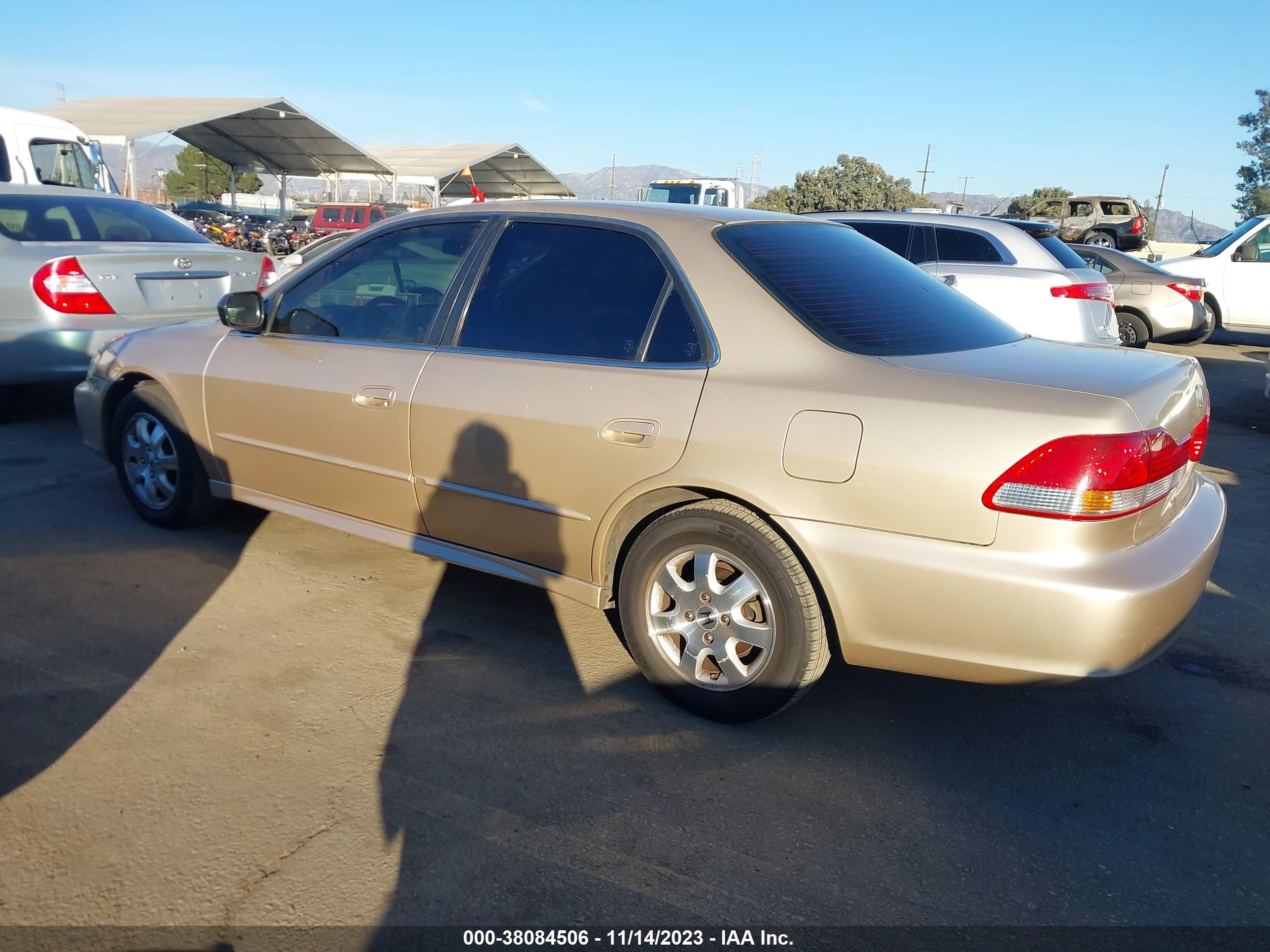 Photo 2 VIN: JHMCG668X2C029403 - HONDA ACCORD 