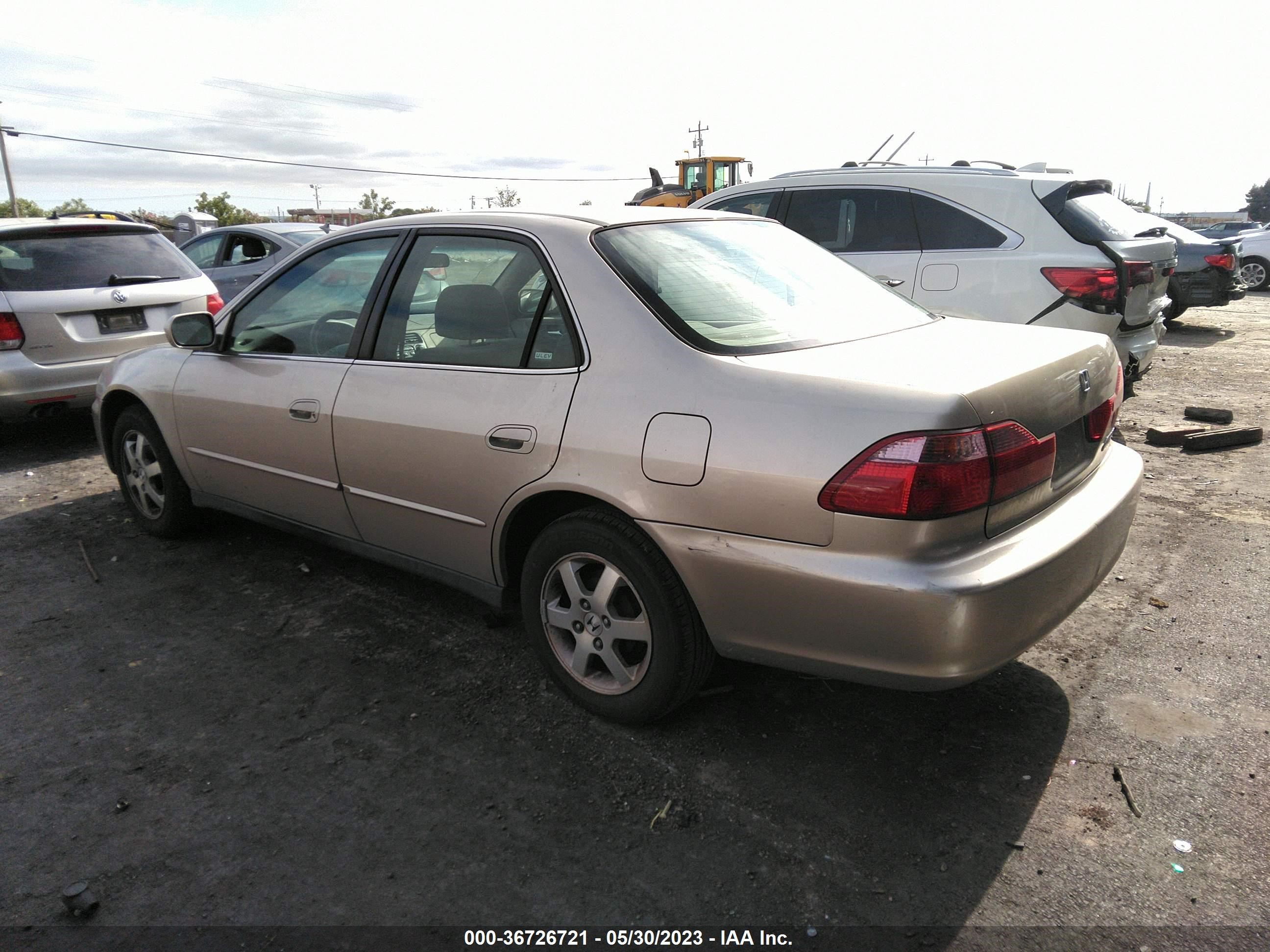 Photo 2 VIN: JHMCG6690YC013731 - HONDA ACCORD 