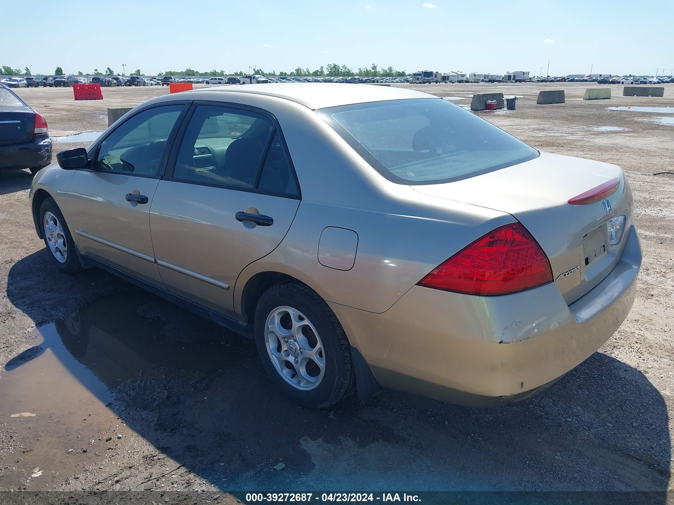 Photo 2 VIN: JHMCM56116C010721 - HONDA ACCORD 