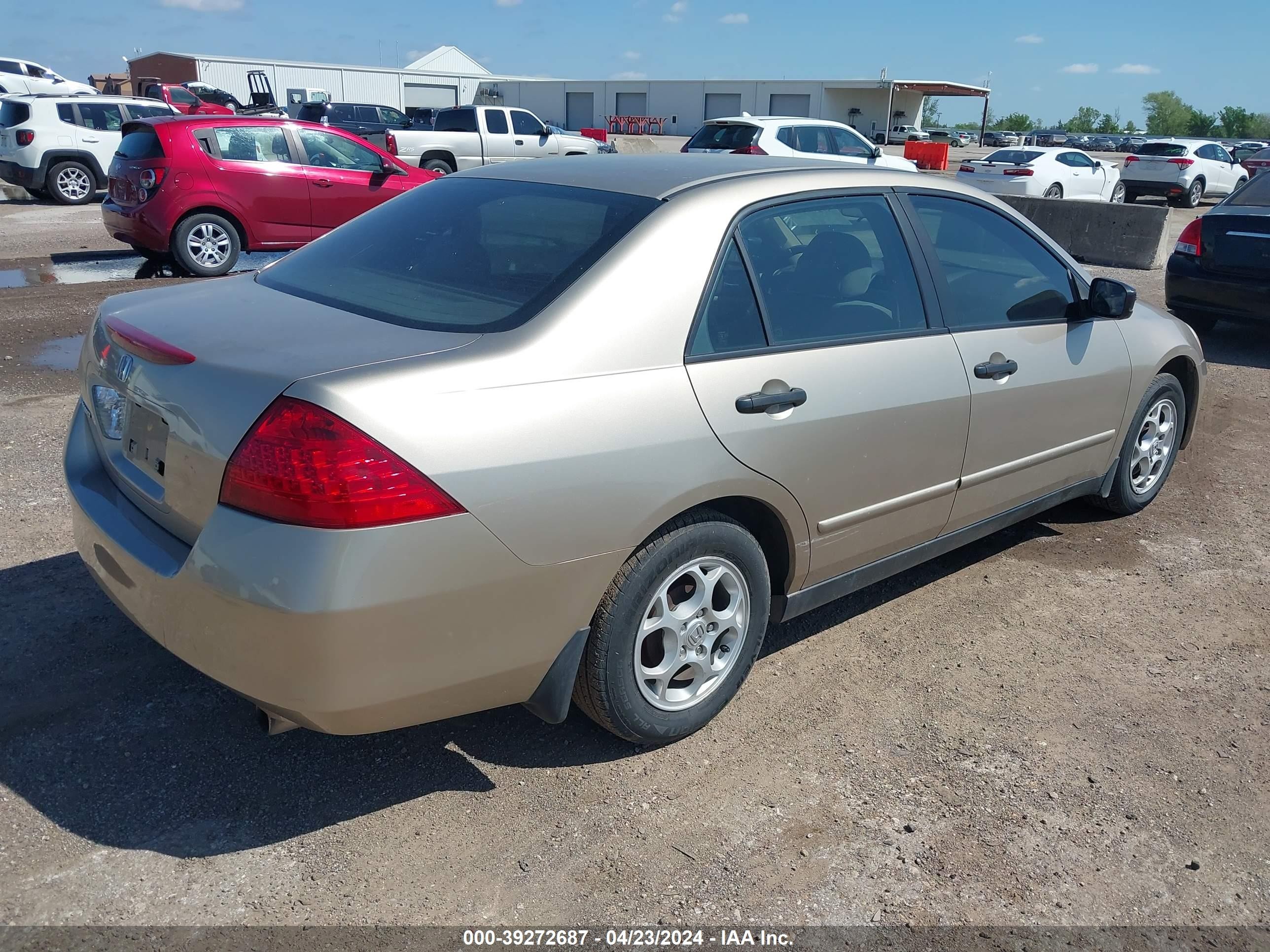 Photo 3 VIN: JHMCM56116C010721 - HONDA ACCORD 