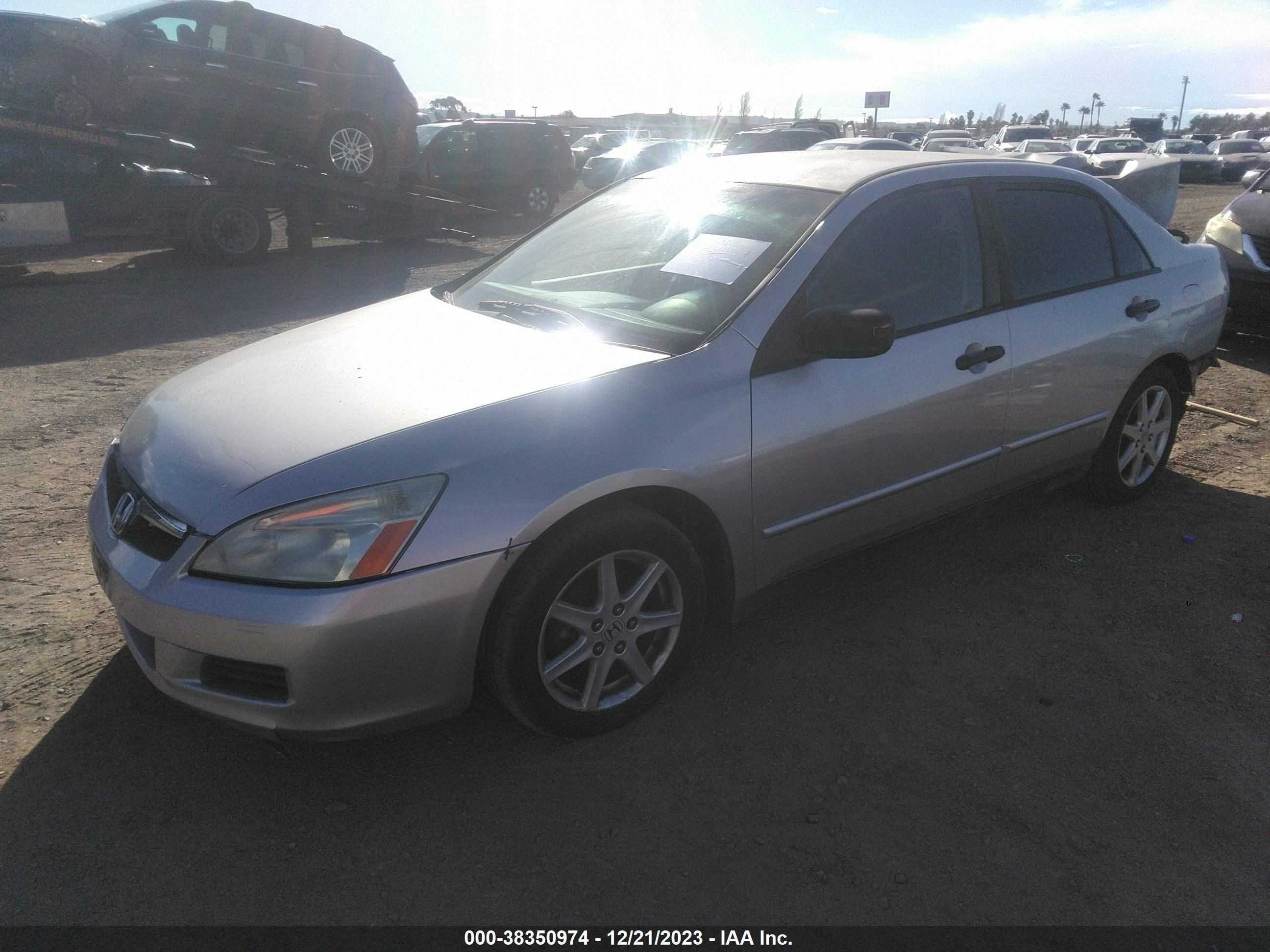 Photo 1 VIN: JHMCM56167C006326 - HONDA ACCORD 