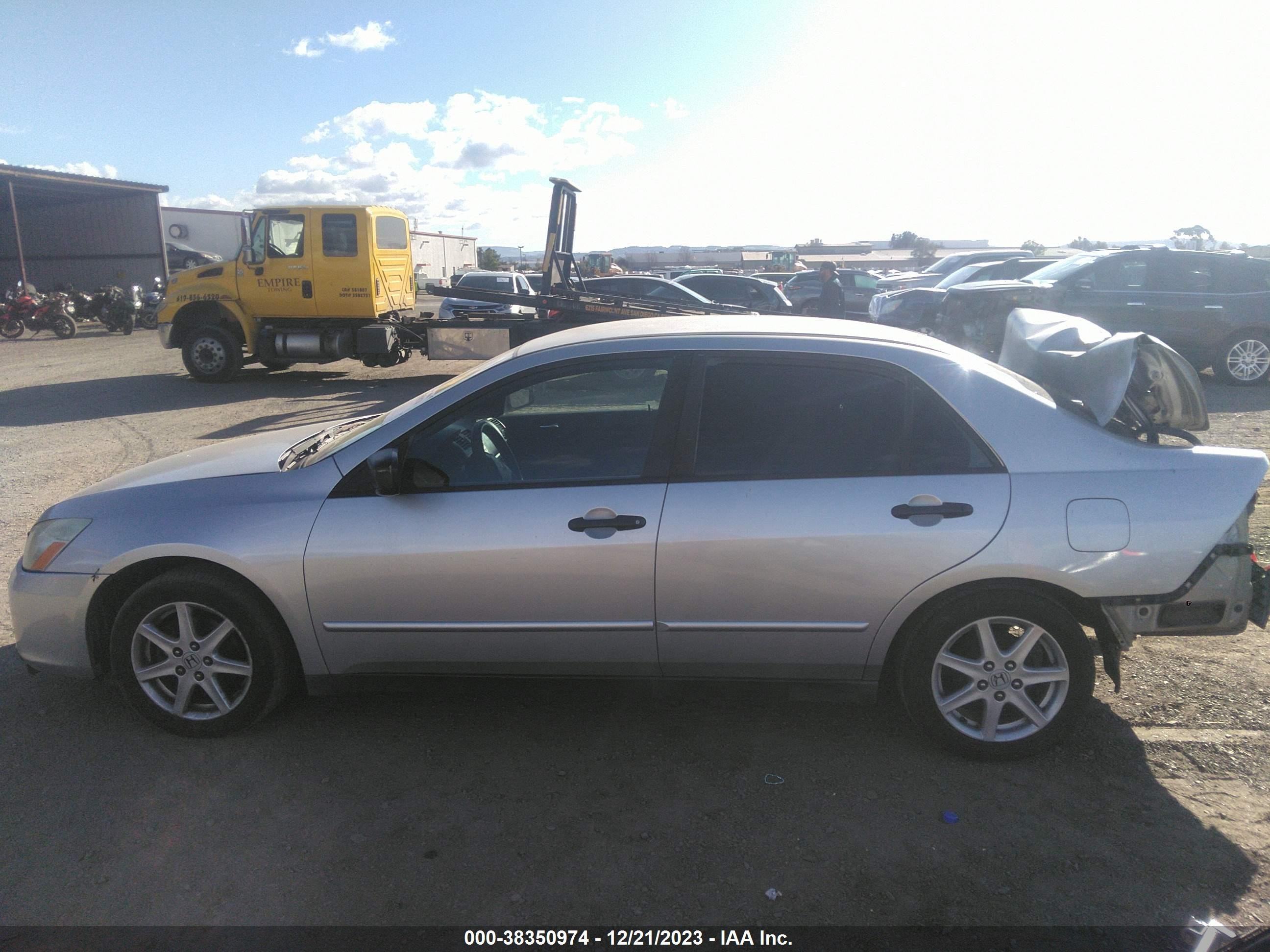 Photo 14 VIN: JHMCM56167C006326 - HONDA ACCORD 