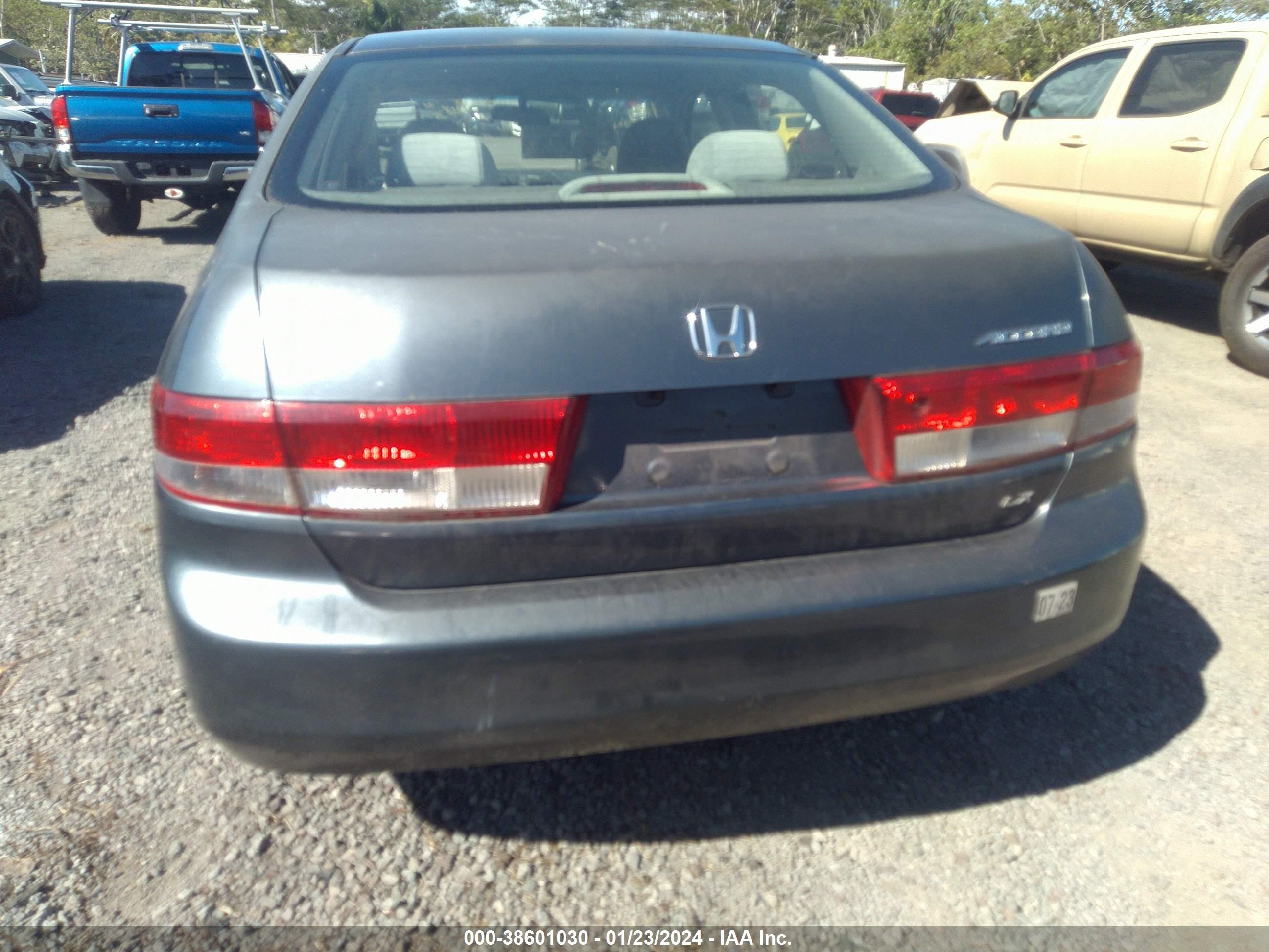 Photo 15 VIN: JHMCM56304C026696 - HONDA ACCORD 