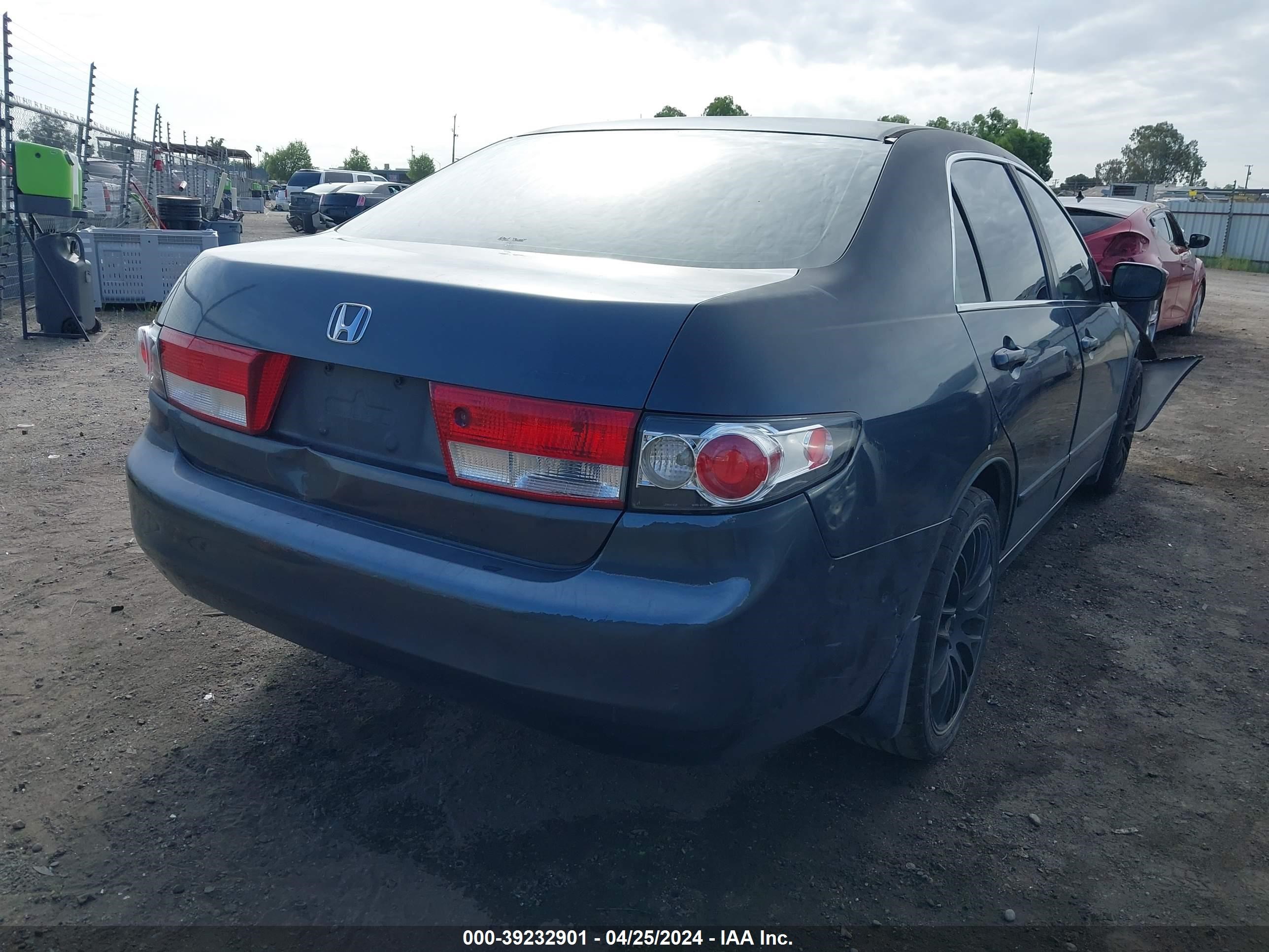 Photo 3 VIN: JHMCM56323C043742 - HONDA ACCORD 