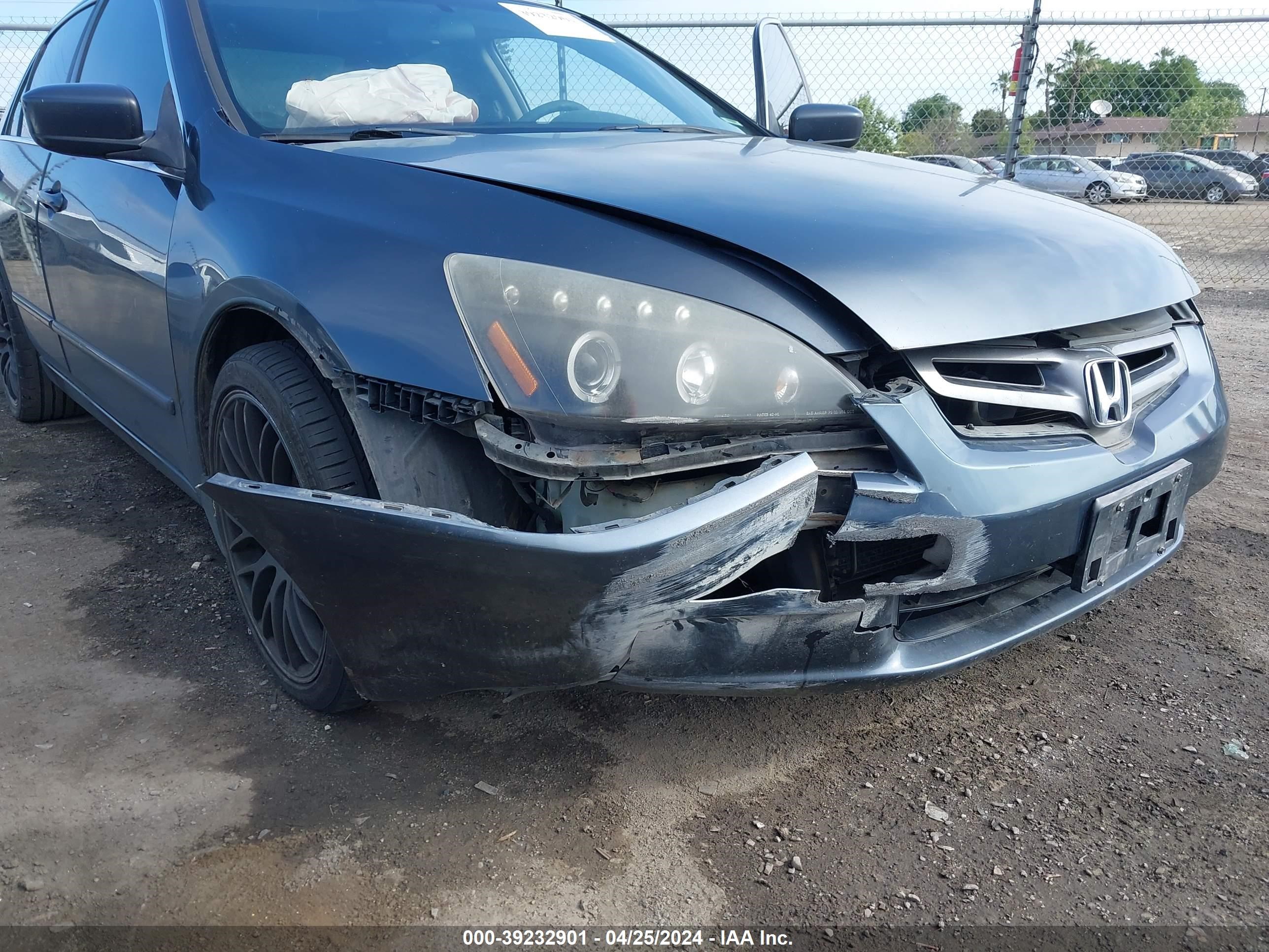 Photo 5 VIN: JHMCM56323C043742 - HONDA ACCORD 