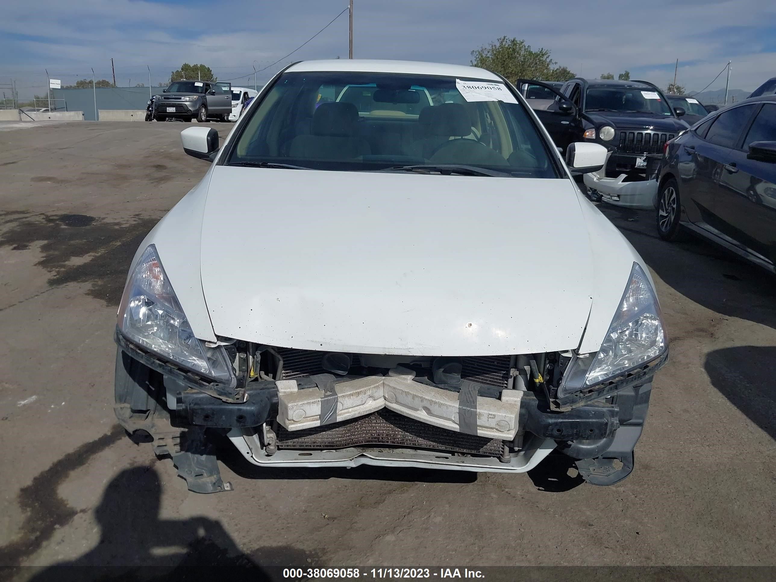 Photo 12 VIN: JHMCM56324C021466 - HONDA ACCORD 