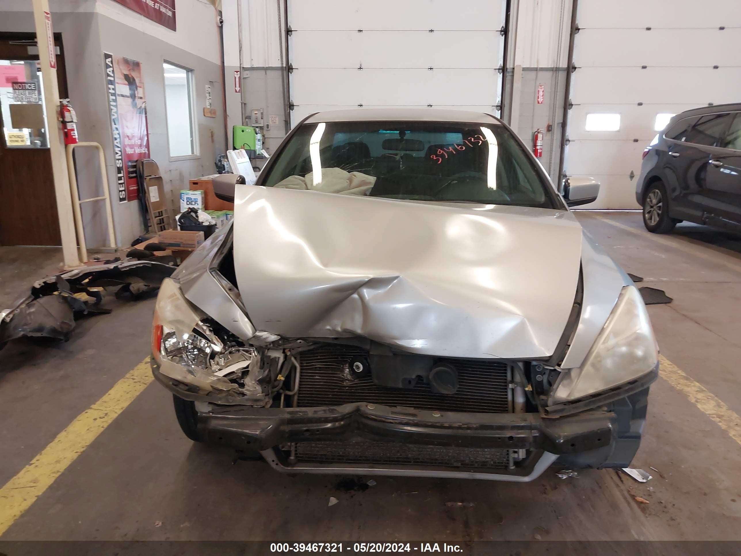 Photo 12 VIN: JHMCM563533041337 - HONDA ACCORD 