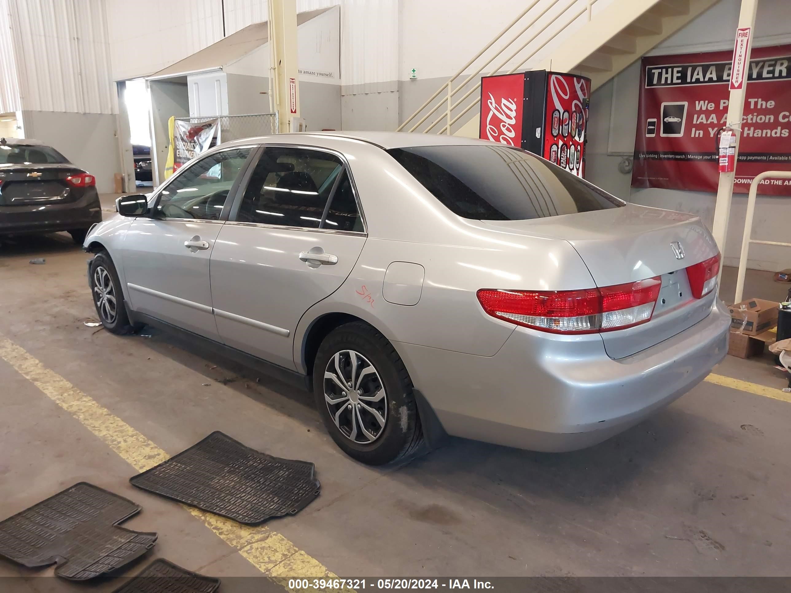 Photo 2 VIN: JHMCM563533041337 - HONDA ACCORD 