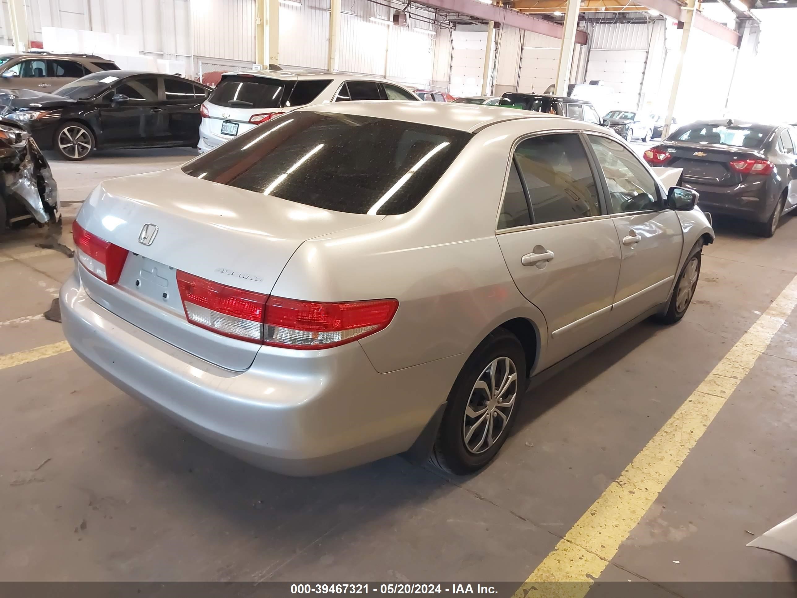 Photo 3 VIN: JHMCM563533041337 - HONDA ACCORD 