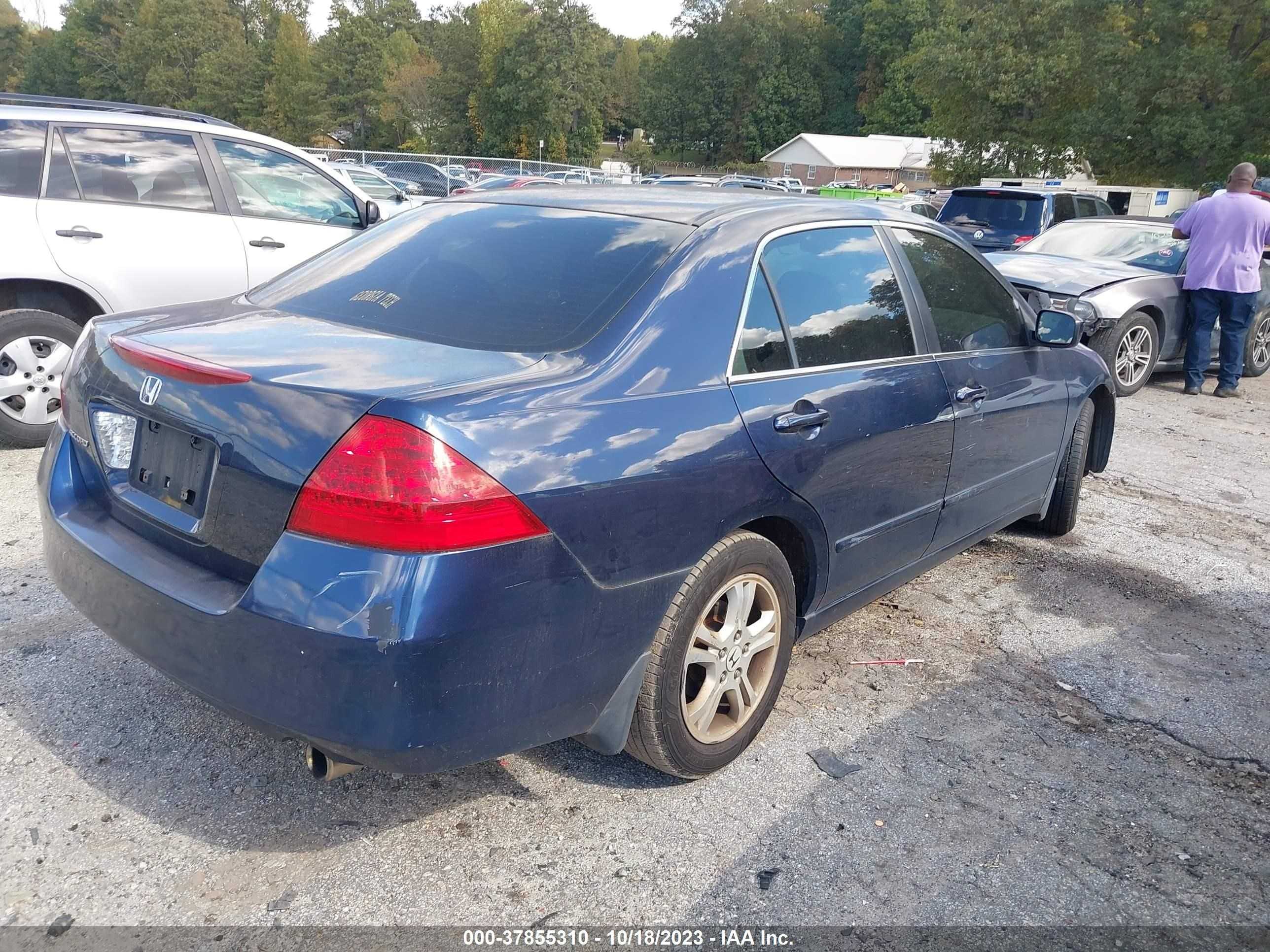 Photo 3 VIN: JHMCM56357C010854 - HONDA ACCORD 