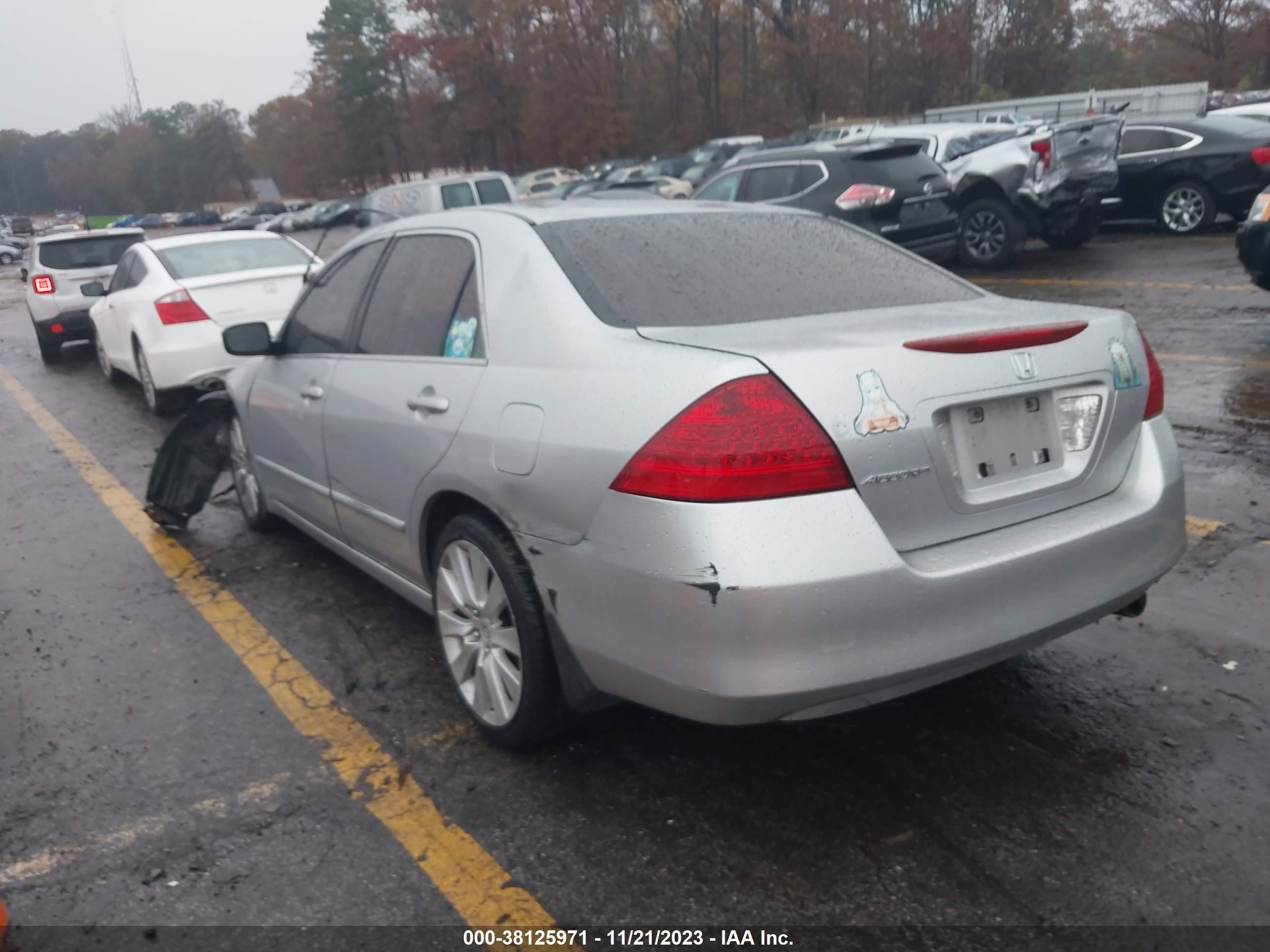 Photo 2 VIN: JHMCM56357C020347 - HONDA ACCORD 