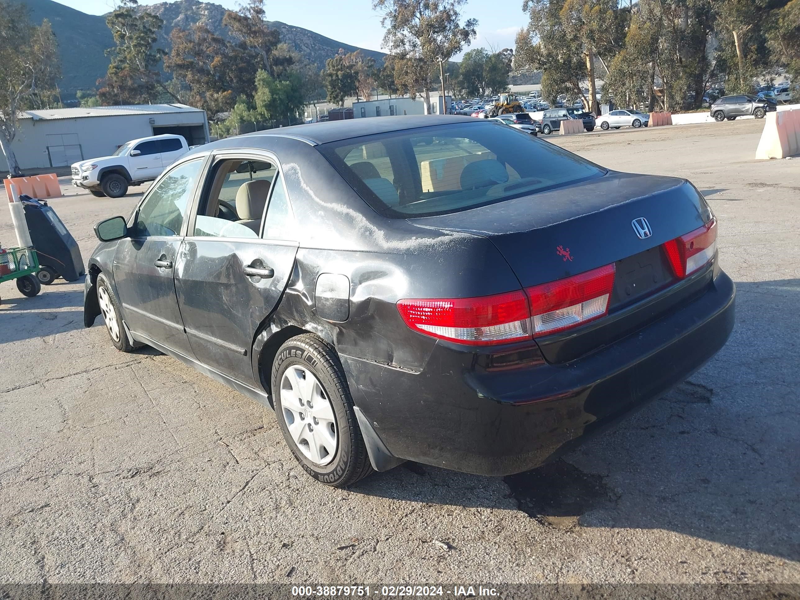 Photo 2 VIN: JHMCM56363C075058 - HONDA ACCORD 