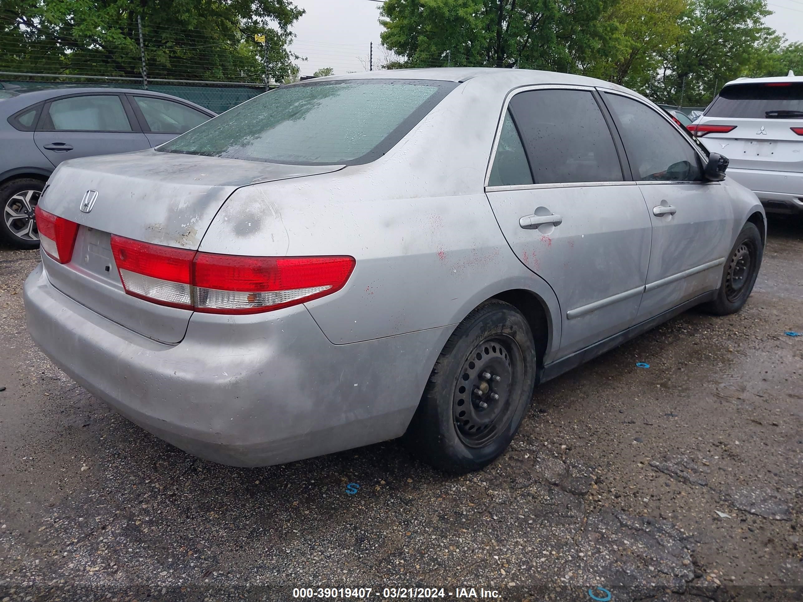 Photo 3 VIN: JHMCM56373C068958 - HONDA ACCORD 