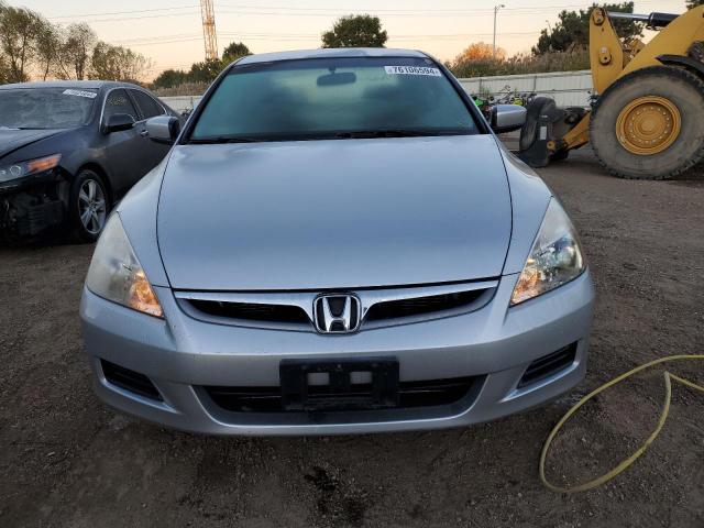 Photo 4 VIN: JHMCM56377C012606 - HONDA ACCORD SE 