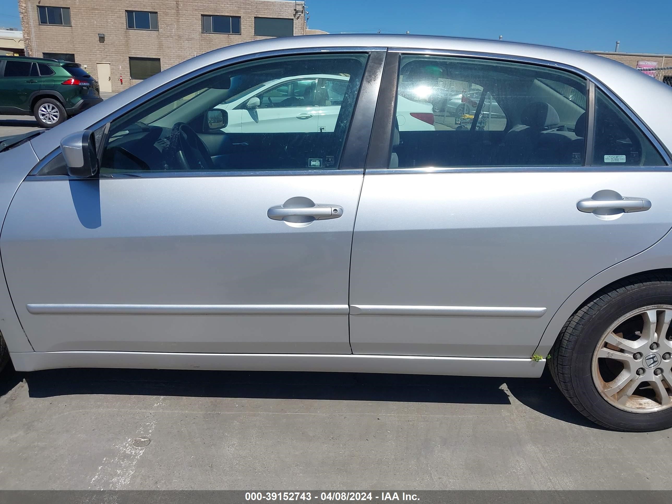 Photo 13 VIN: JHMCM56377C024691 - HONDA ACCORD 