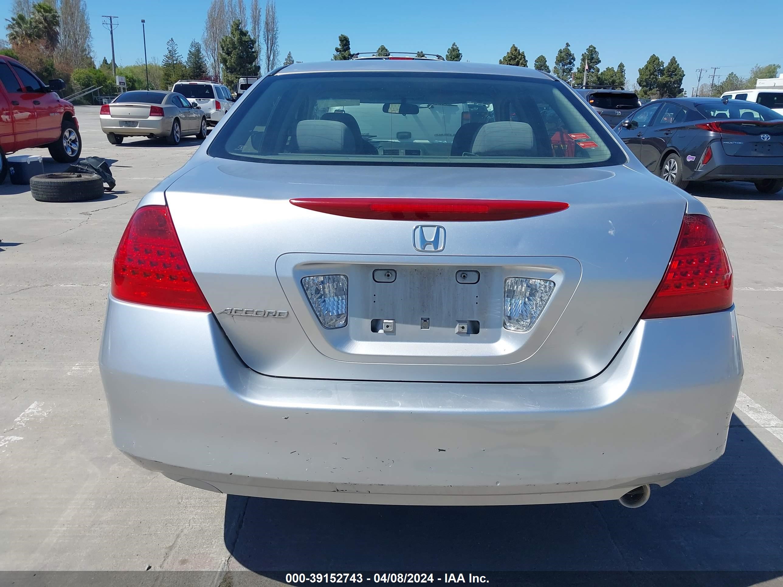 Photo 15 VIN: JHMCM56377C024691 - HONDA ACCORD 