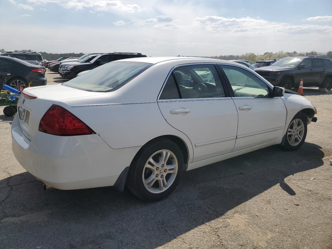 Photo 2 VIN: JHMCM56397C018102 - HONDA ACCORD 