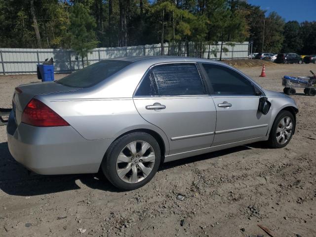 Photo 2 VIN: JHMCM563X7C014267 - HONDA ACCORD SE 