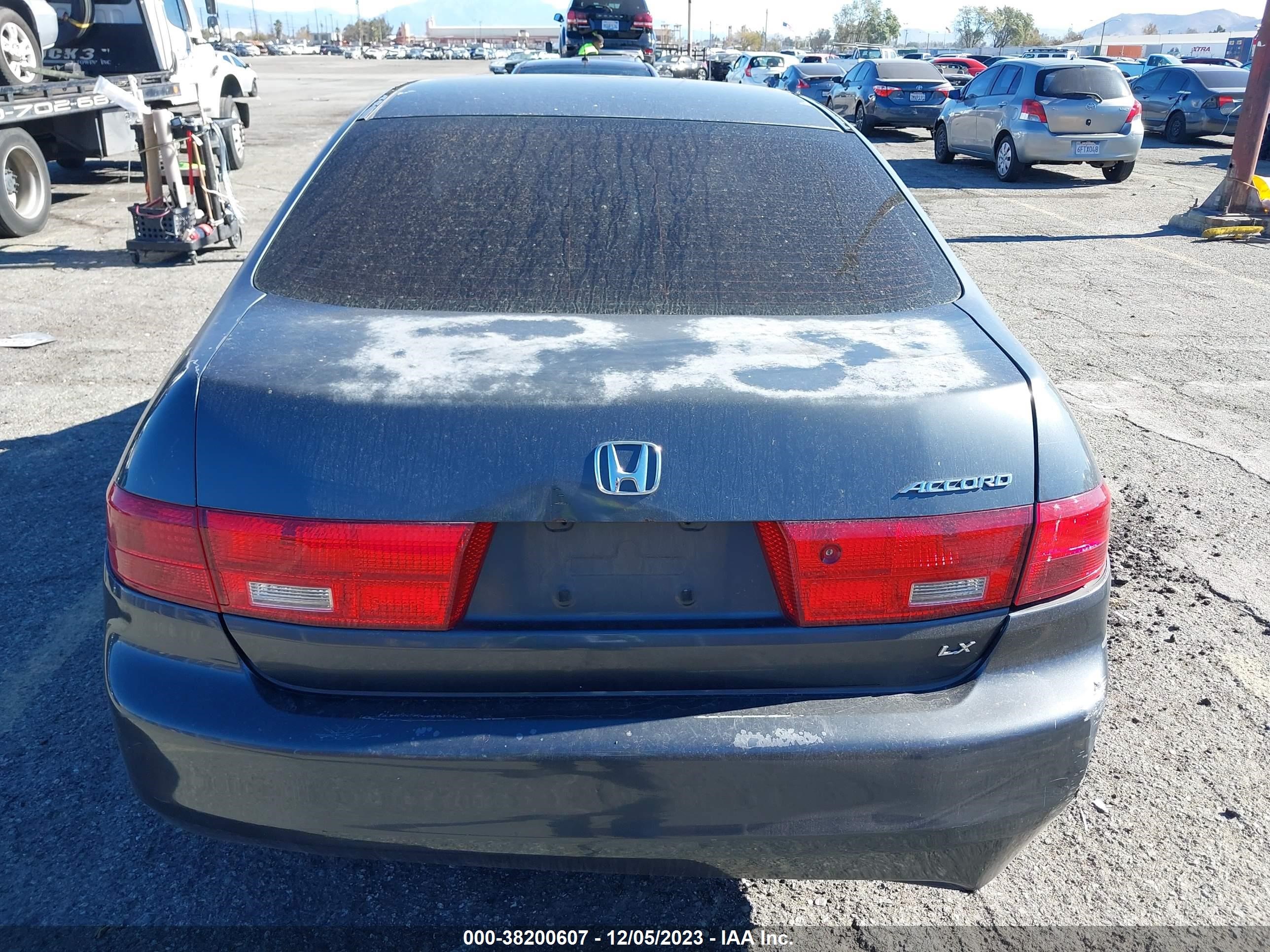 Photo 15 VIN: JHMCM56435C004363 - HONDA ACCORD 