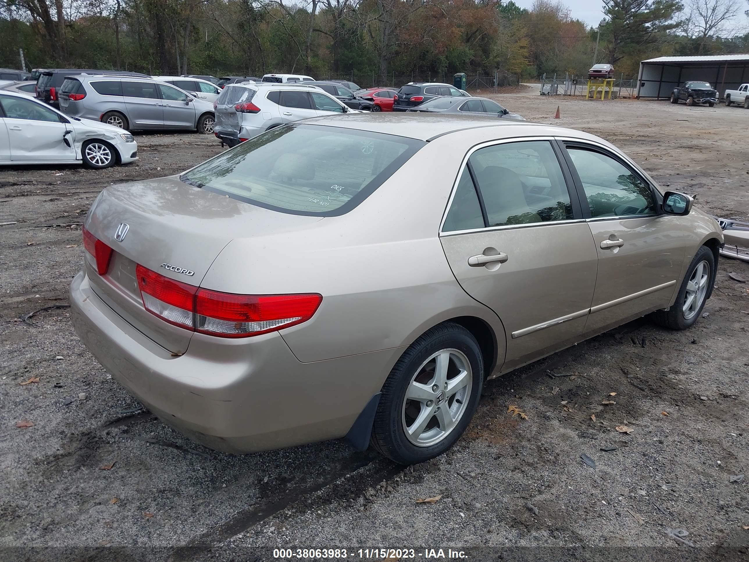 Photo 3 VIN: JHMCM56633C013594 - HONDA ACCORD 