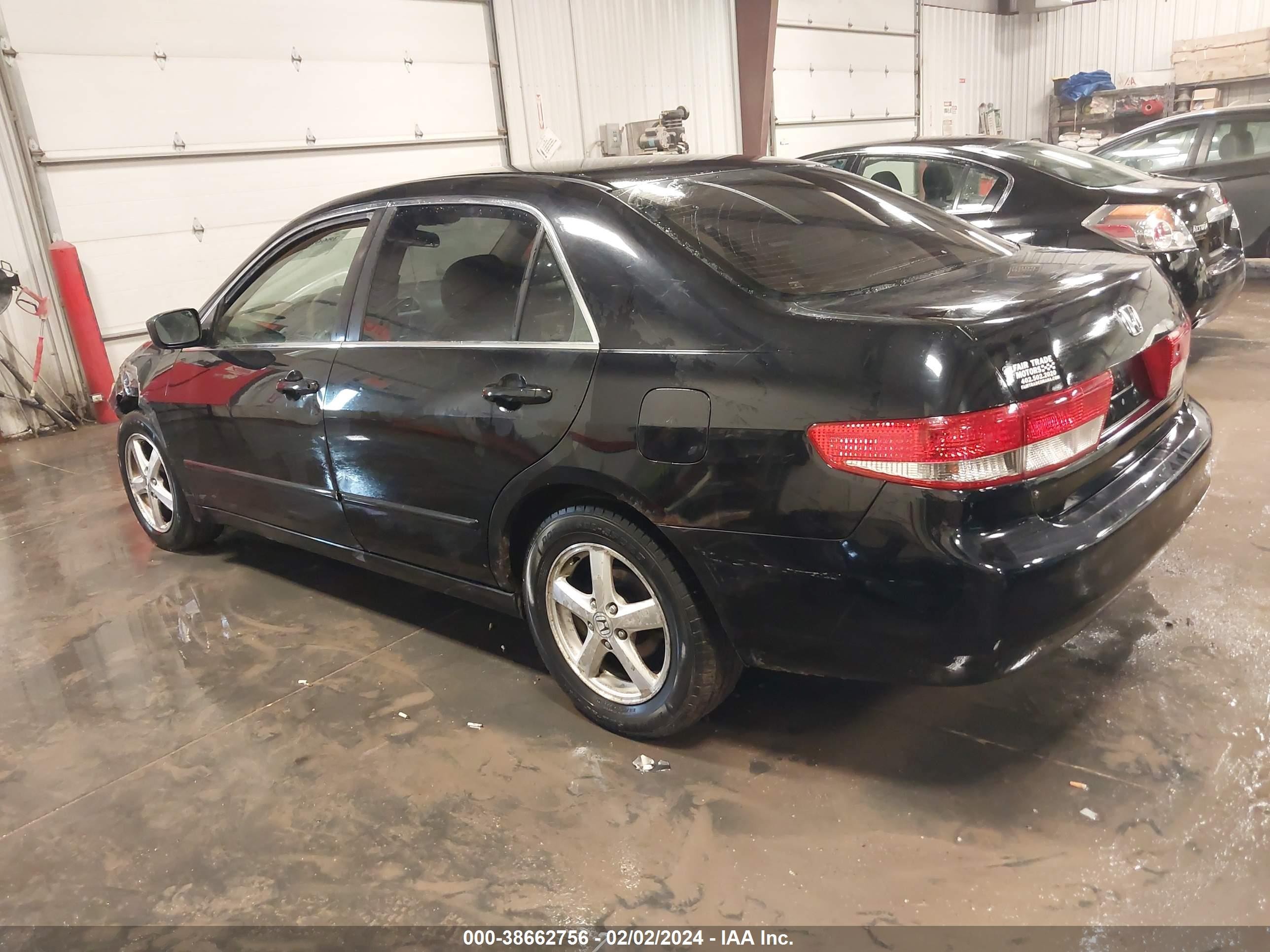 Photo 2 VIN: JHMCM56643C010963 - HONDA ACCORD 