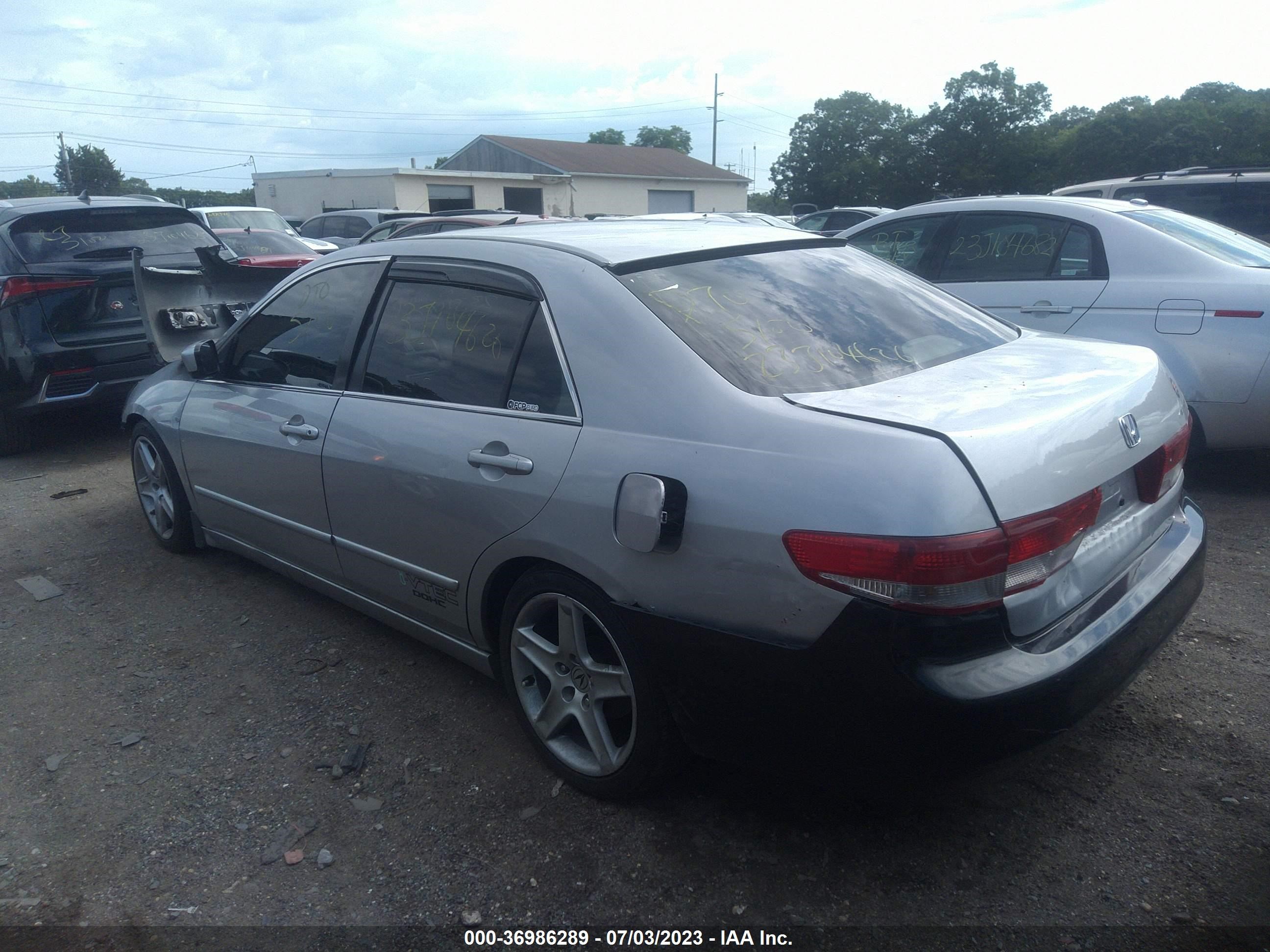 Photo 2 VIN: JHMCM56673C059025 - HONDA ACCORD 