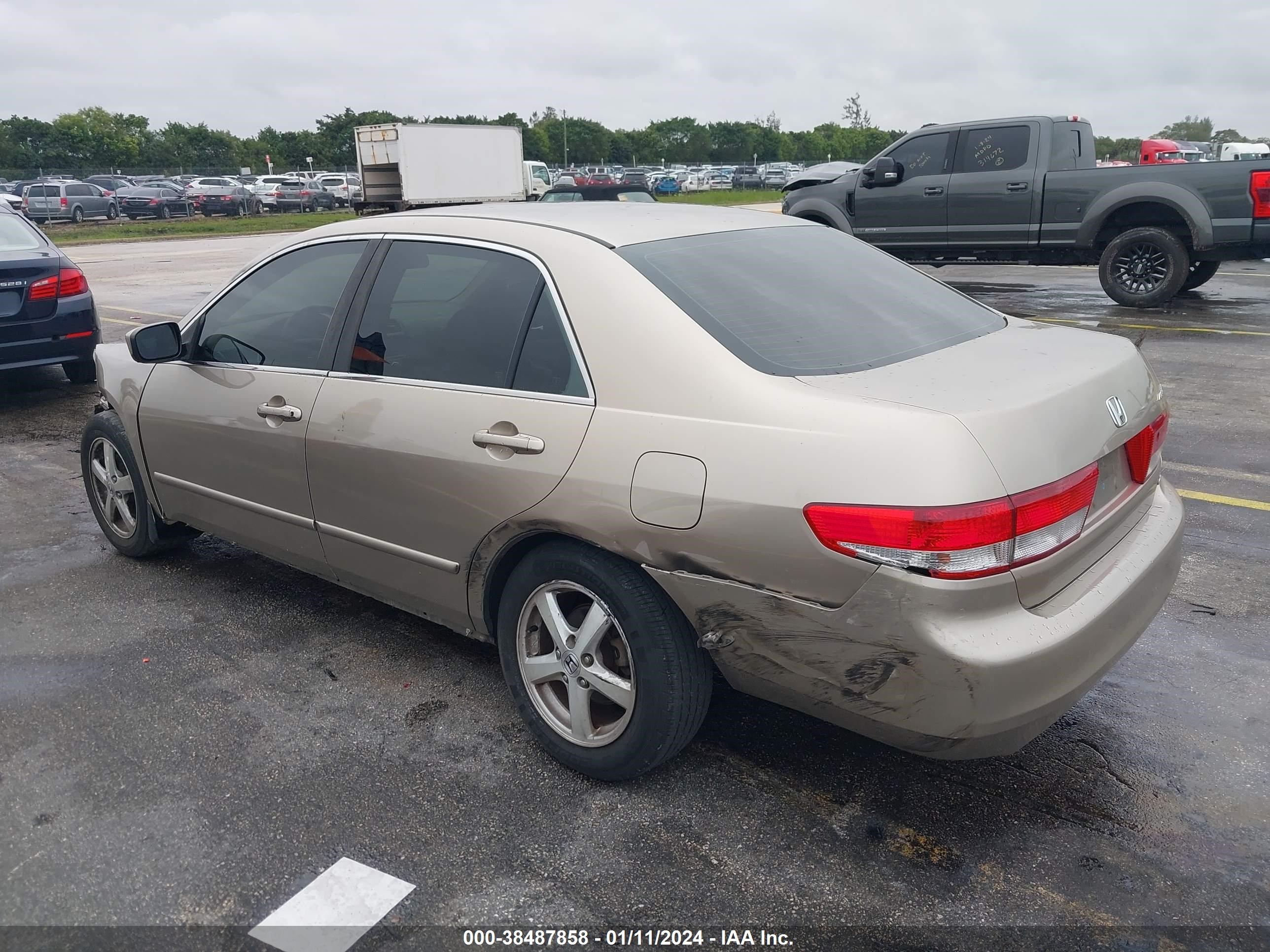 Photo 2 VIN: JHMCM56683C056991 - HONDA ACCORD 